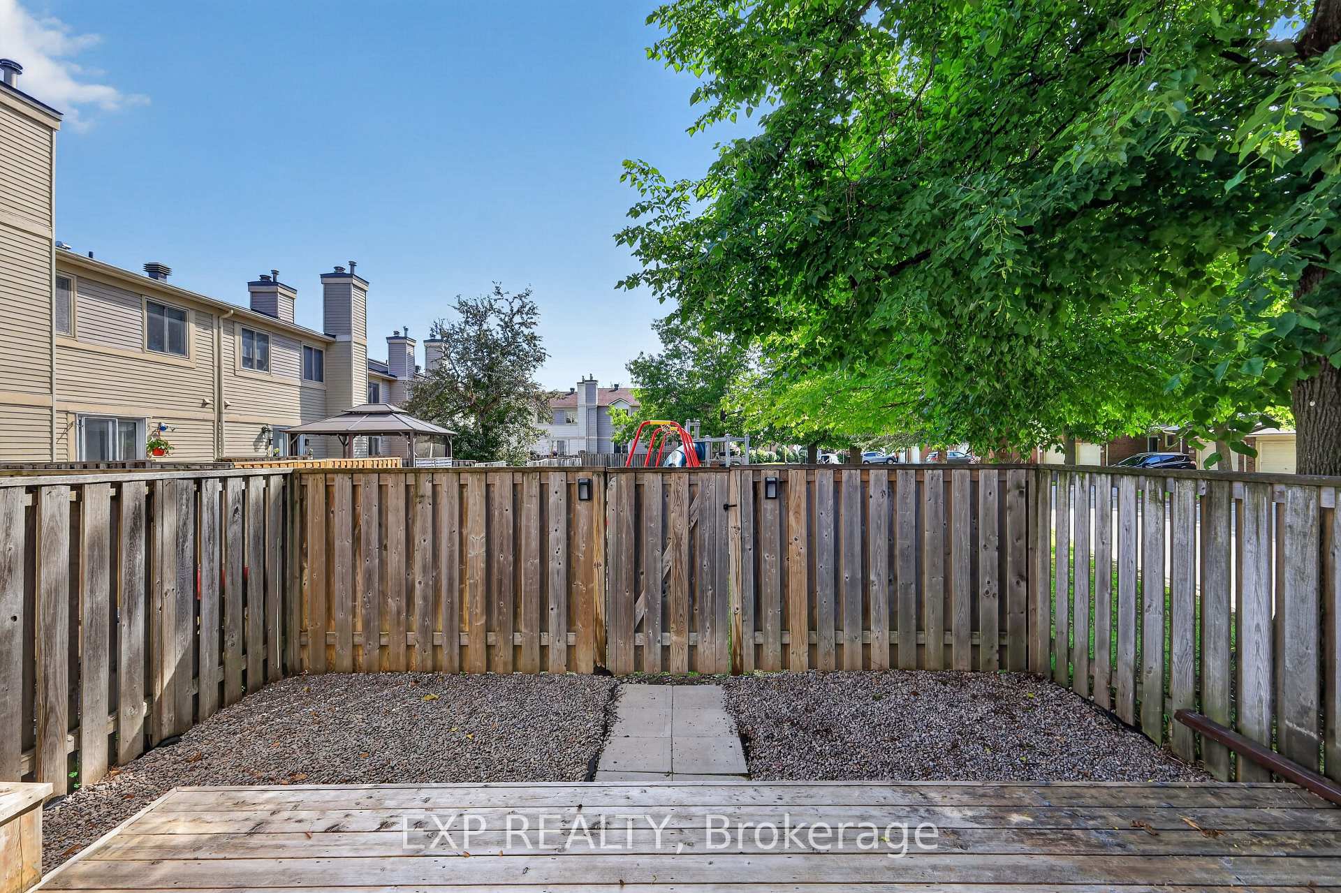 Photo 37 of 1551 Hoskins Crescent, Ottawa, Fallingbrook/Pineridge — HOMEH