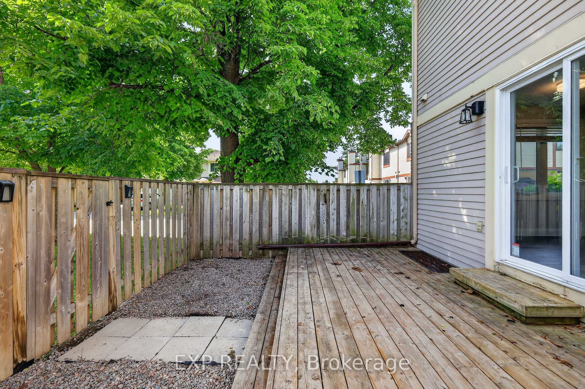Photo 38 of 1551 Hoskins Crescent, Ottawa, Fallingbrook/Pineridge — HOMEH