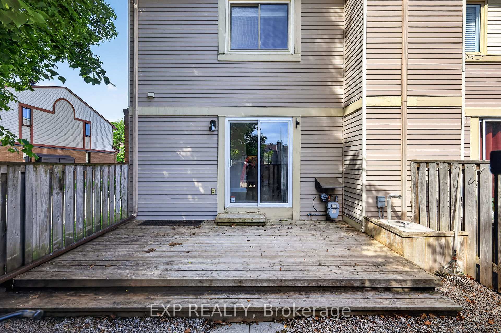 Photo 39 of 1551 Hoskins Crescent, Ottawa, Fallingbrook/Pineridge — HOMEH