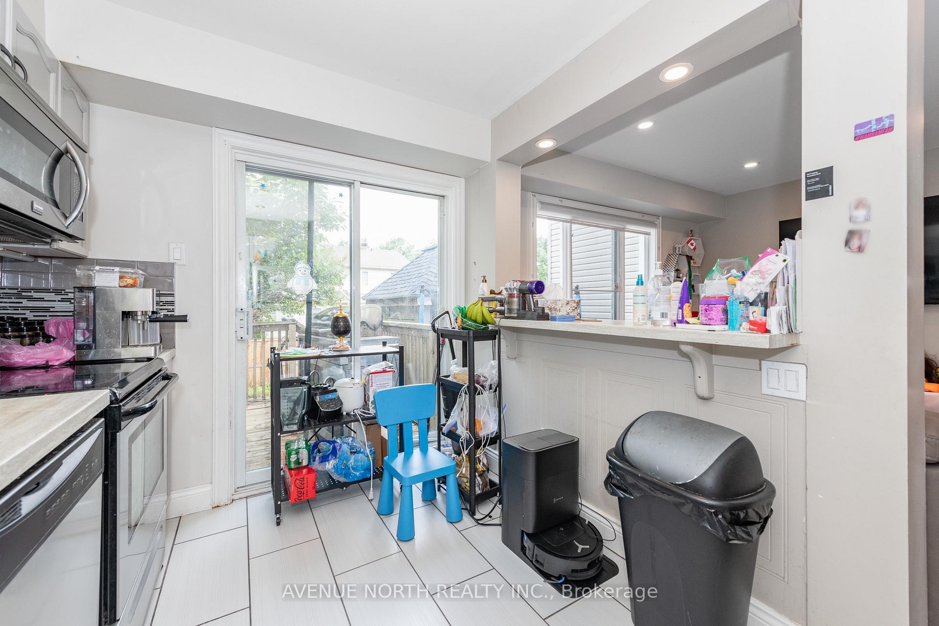 Photo 10 of 501 Lawler Crescent, Ottawa, Chatelaine Village — HOMEH