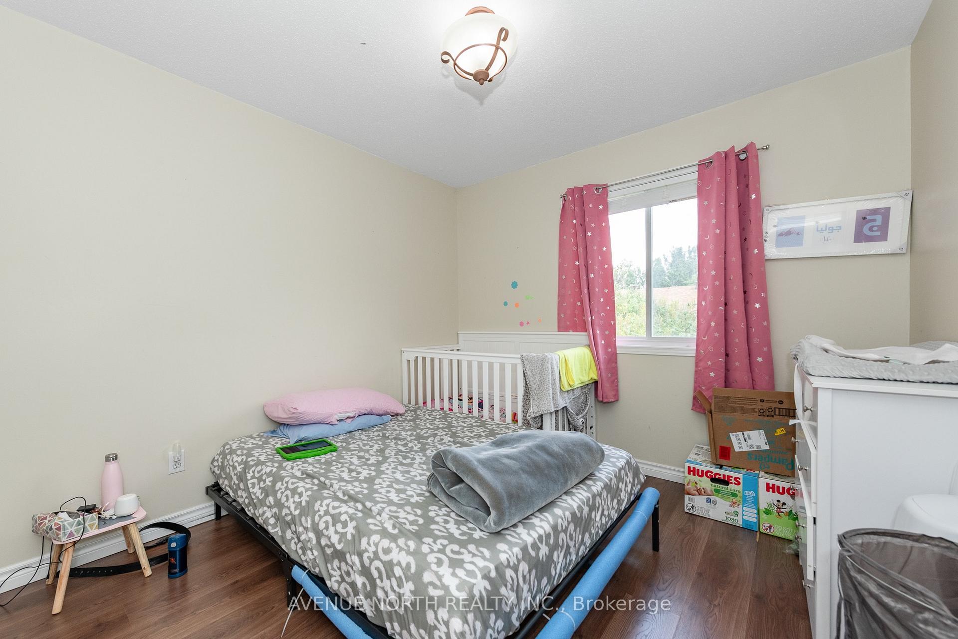 Photo 15 of 501 Lawler Crescent, Ottawa, Chatelaine Village — HOMEH