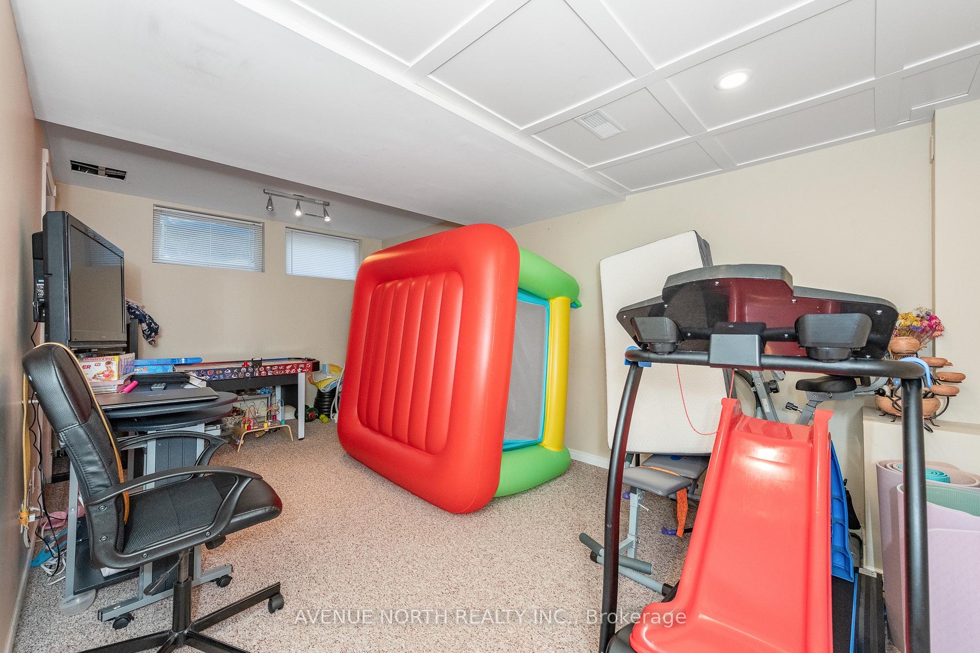 Photo 17 of 501 Lawler Crescent, Ottawa, Chatelaine Village — HOMEH