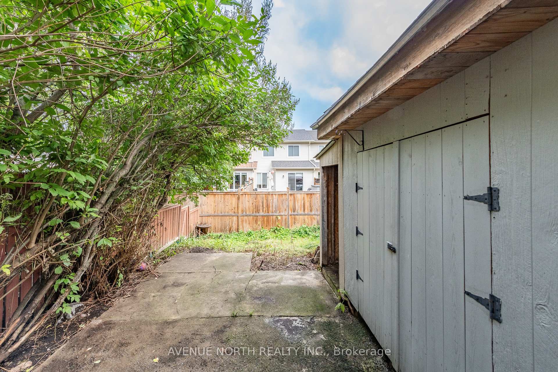 Photo 19 of 501 Lawler Crescent, Ottawa, Chatelaine Village — HOMEH
