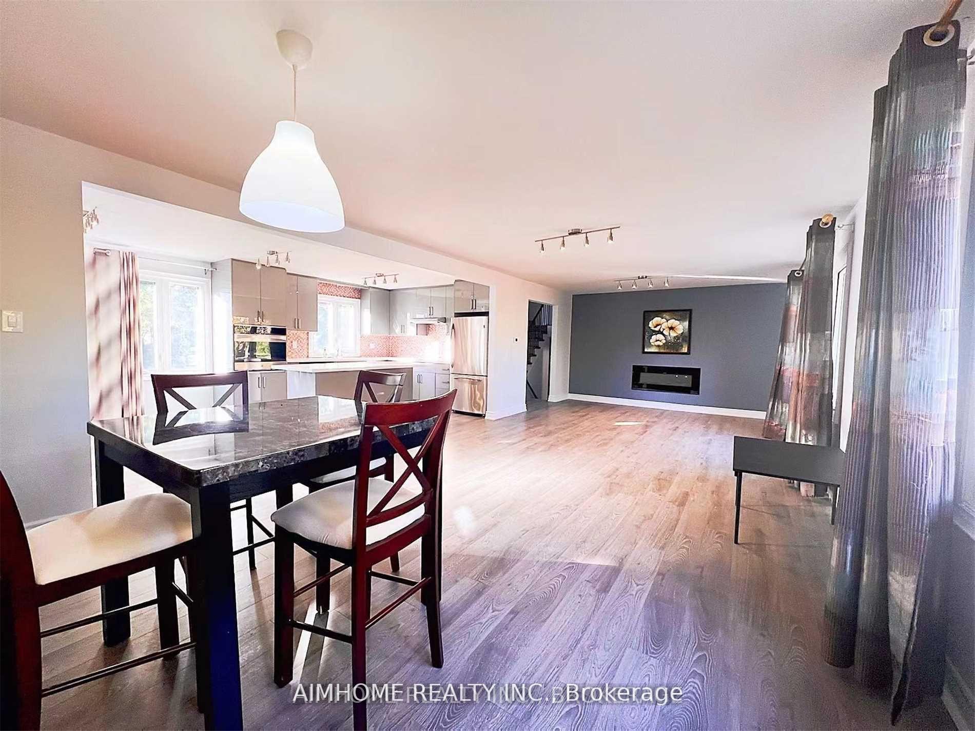 Photo 4 of 344 Steeles Avenue E, Markham, Bayview Glen — HOMEH