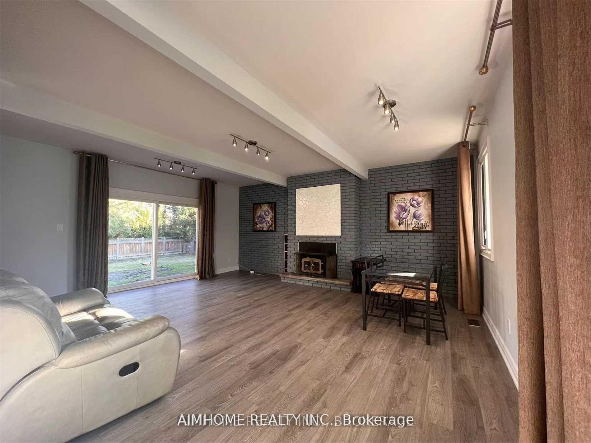 Photo 5 of 344 Steeles Avenue E, Markham, Bayview Glen — HOMEH