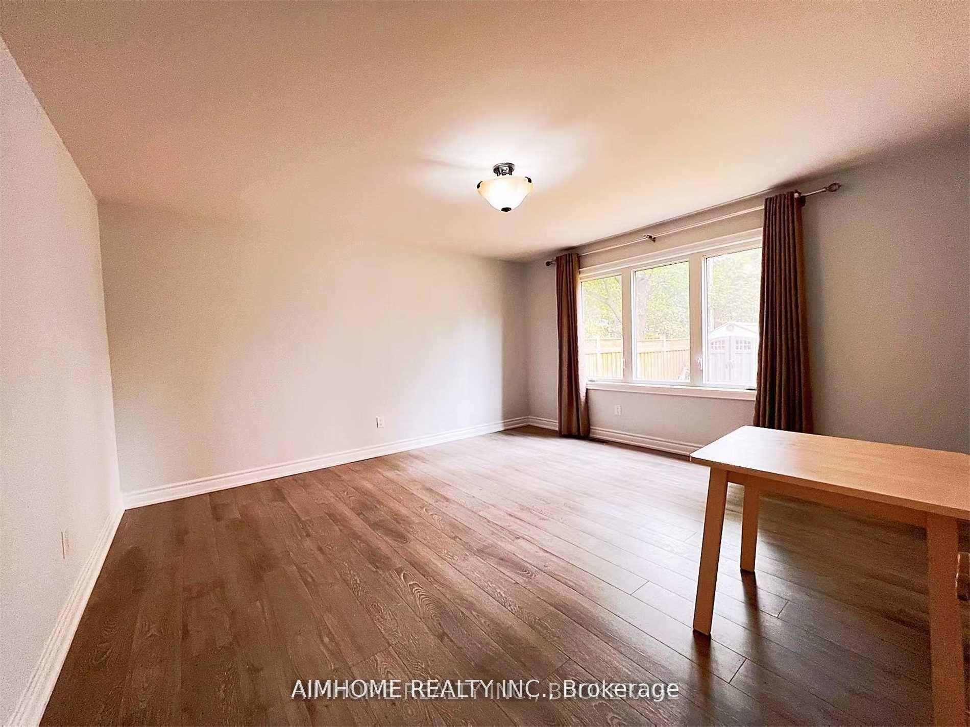Photo 7 of 344 Steeles Avenue E, Markham, Bayview Glen — HOMEH