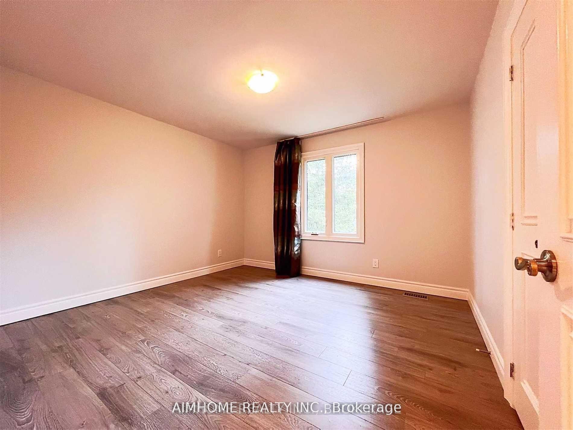 Photo 9 of 344 Steeles Avenue E, Markham, Bayview Glen — HOMEH