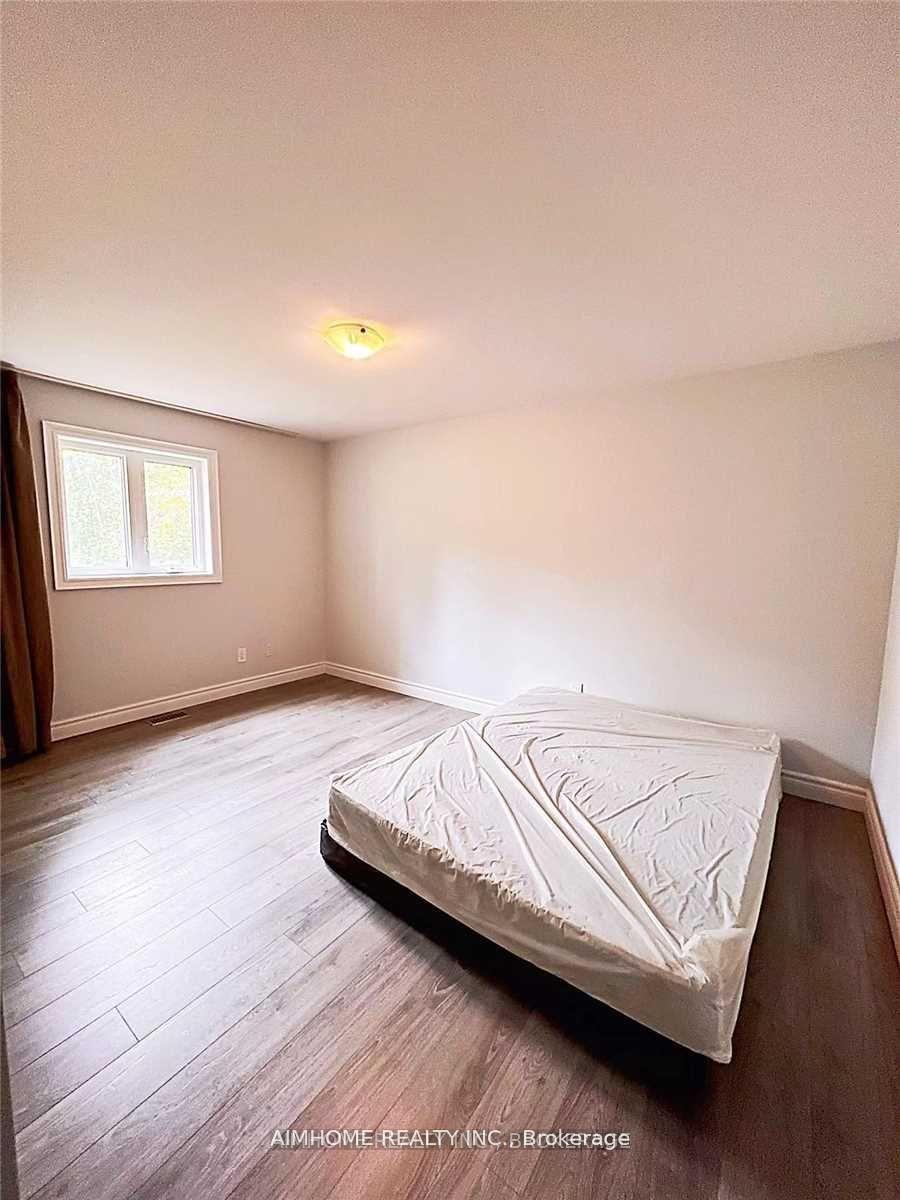 Photo 12 of 344 Steeles Avenue E, Markham, Bayview Glen — HOMEH