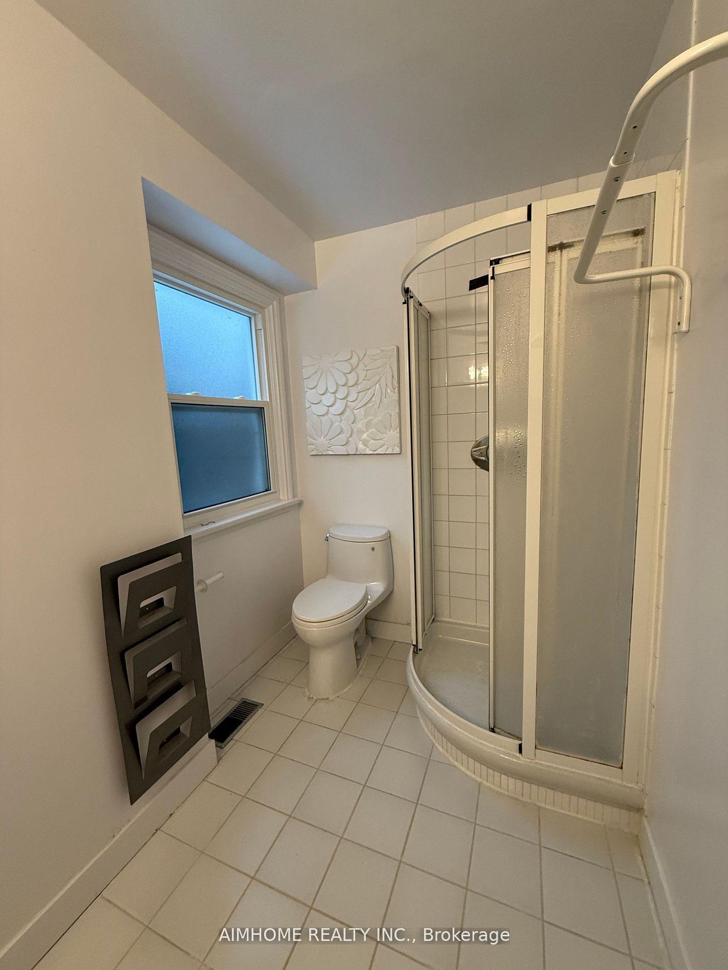 Photo 13 of 338 Steeles Avenue E, Markham, Bayview Glen — HOMEH
