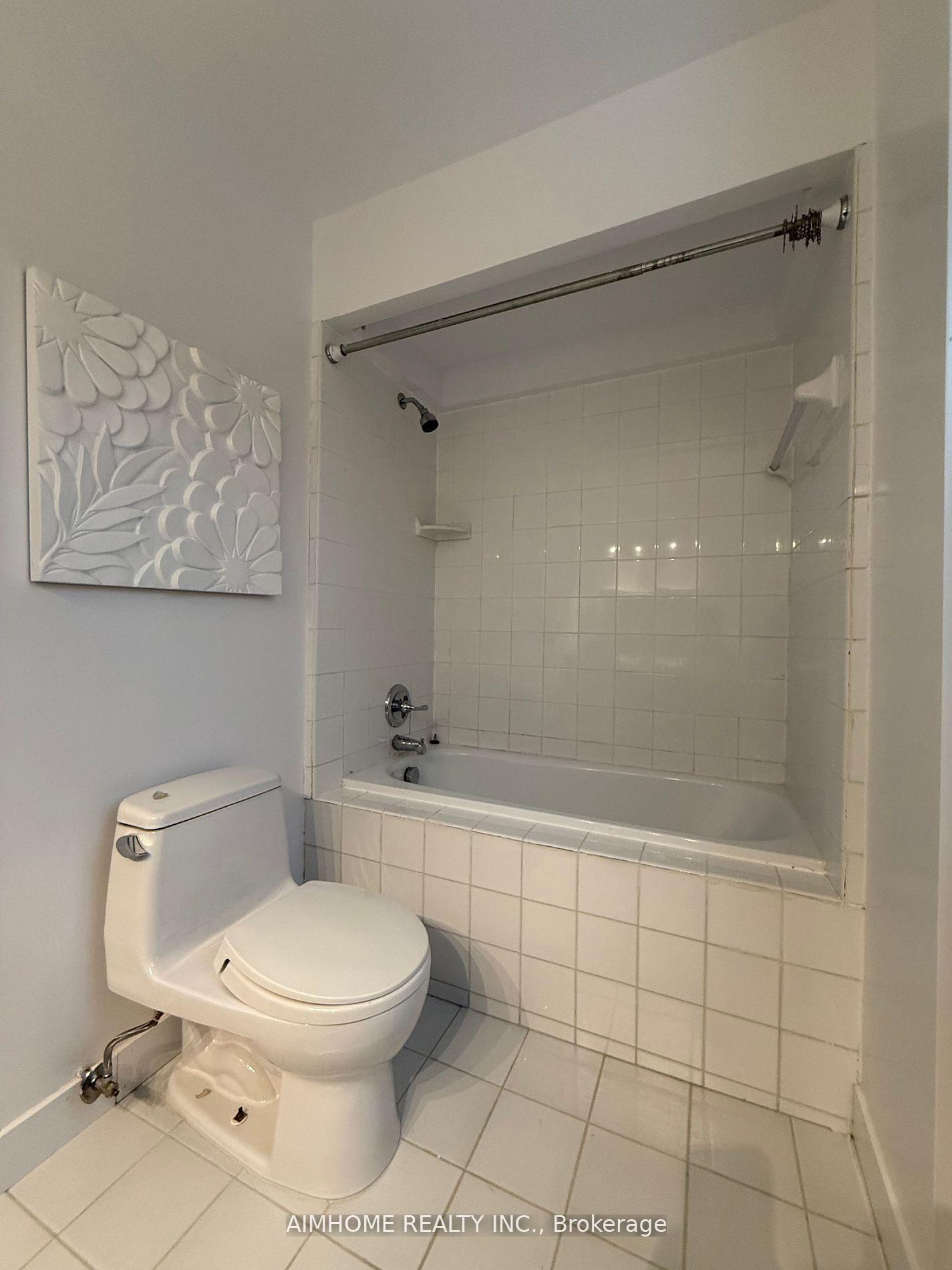 Photo 20 of 338 Steeles Avenue E, Markham, Bayview Glen — HOMEH
