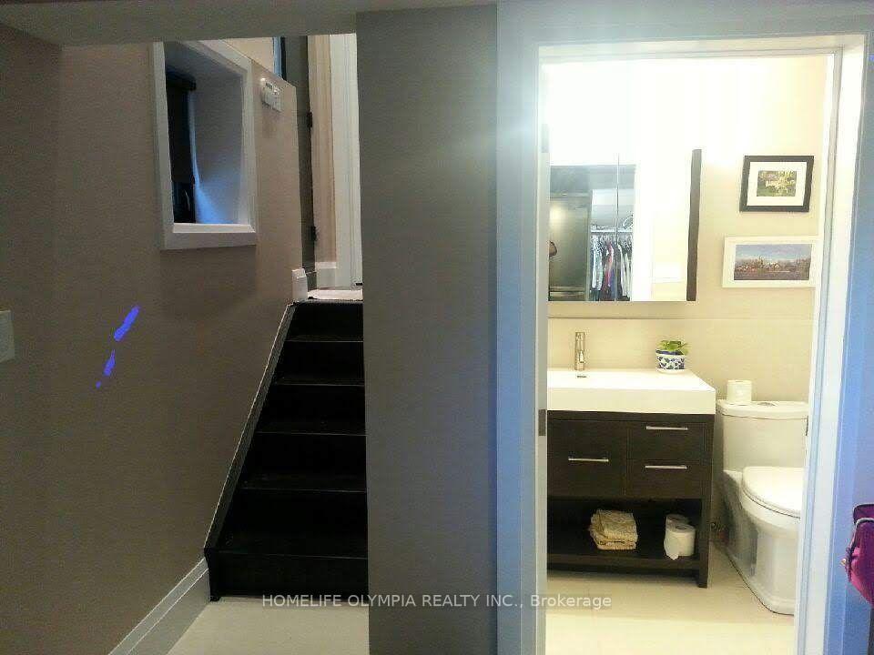 Photo 5 of 64 four oaks Gate, Toronto, East York — HOMEH