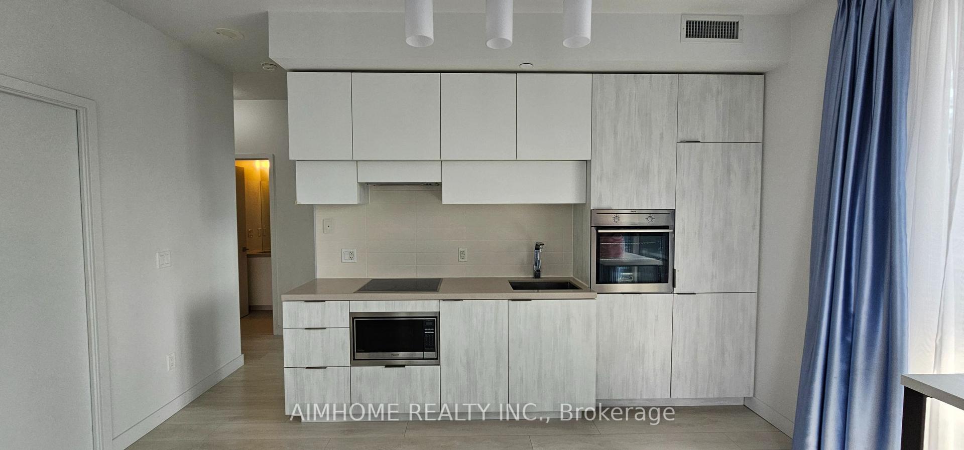Photo 4 of Unit 1711, 8 Eglinton Avenue E, Toronto, Mount Pleasant West — HOMEH