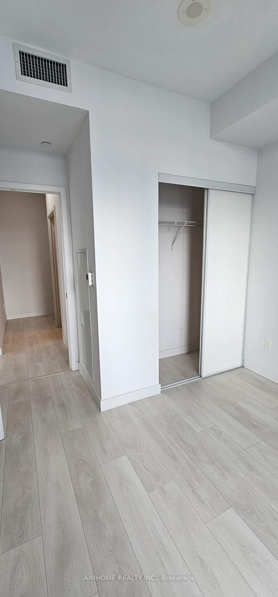 Photo 8 of Unit 1711, 8 Eglinton Avenue E, Toronto, Mount Pleasant West — HOMEH