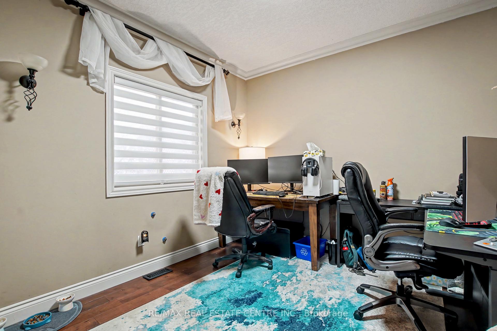 Photo 18 of 2 Irongate Drive, Brant, Paris — HOMEH