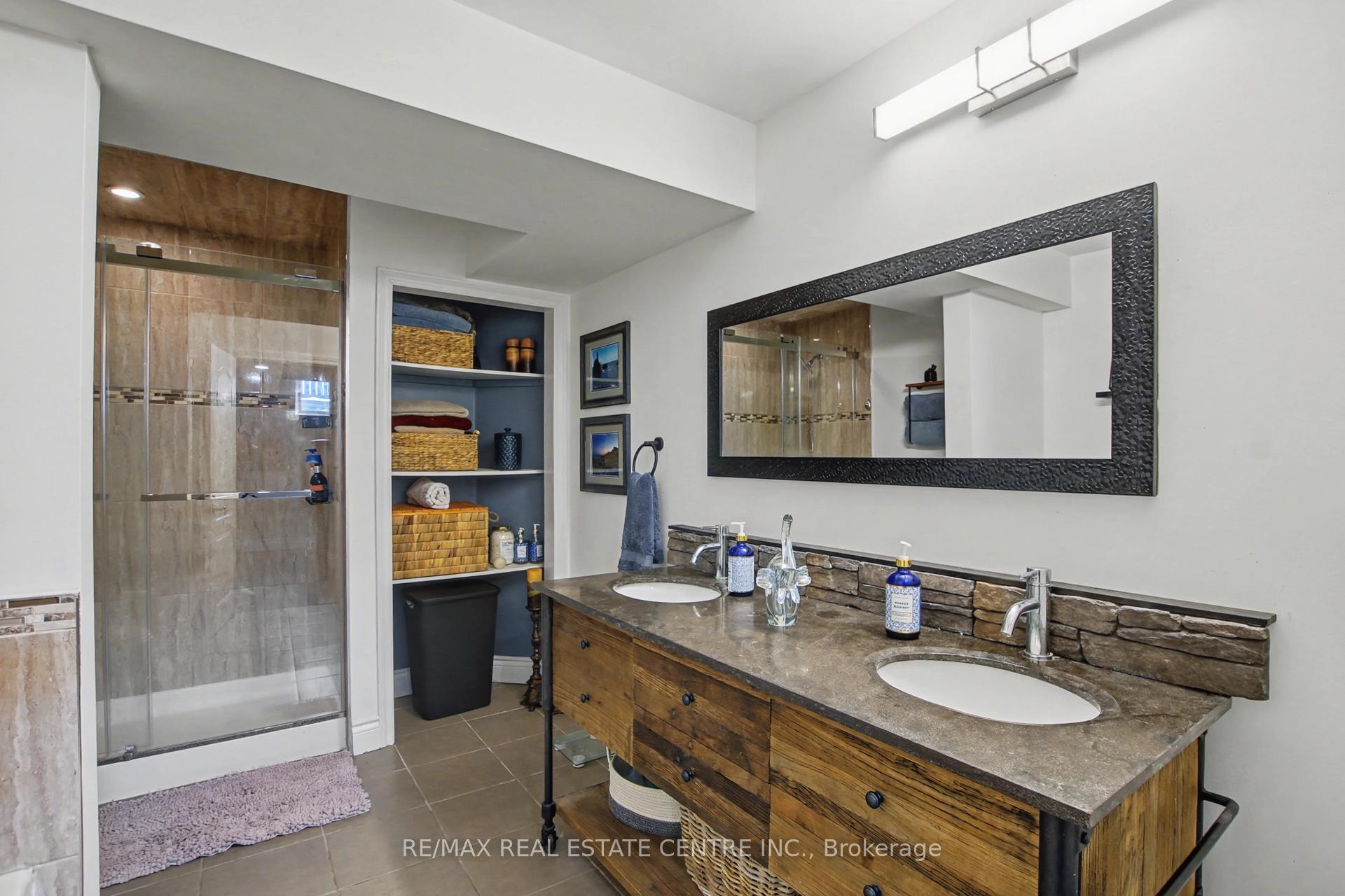 Photo 24 of 2 Irongate Drive, Brant, Paris — HOMEH