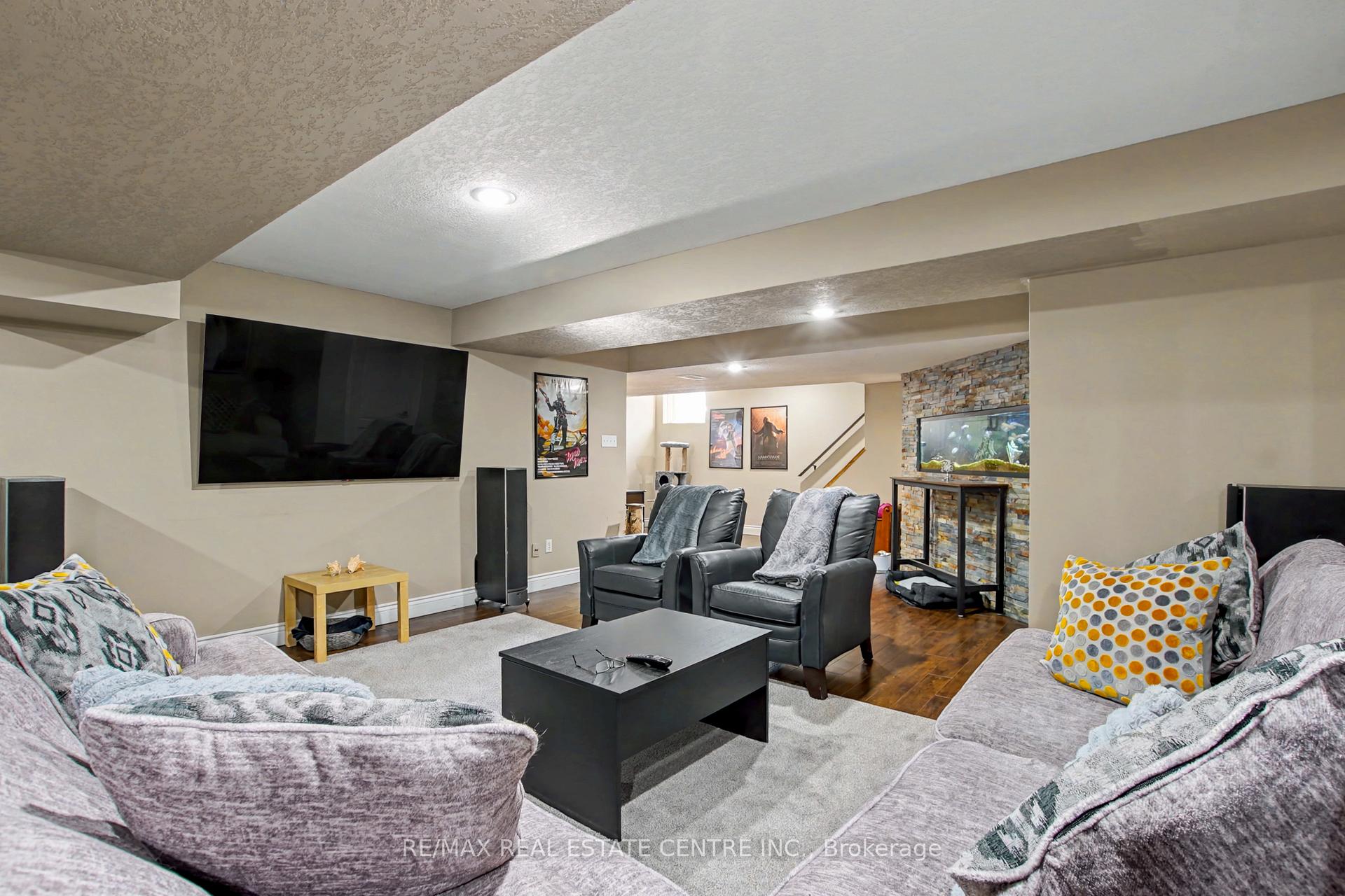Photo 25 of 2 Irongate Drive, Brant, Paris — HOMEH