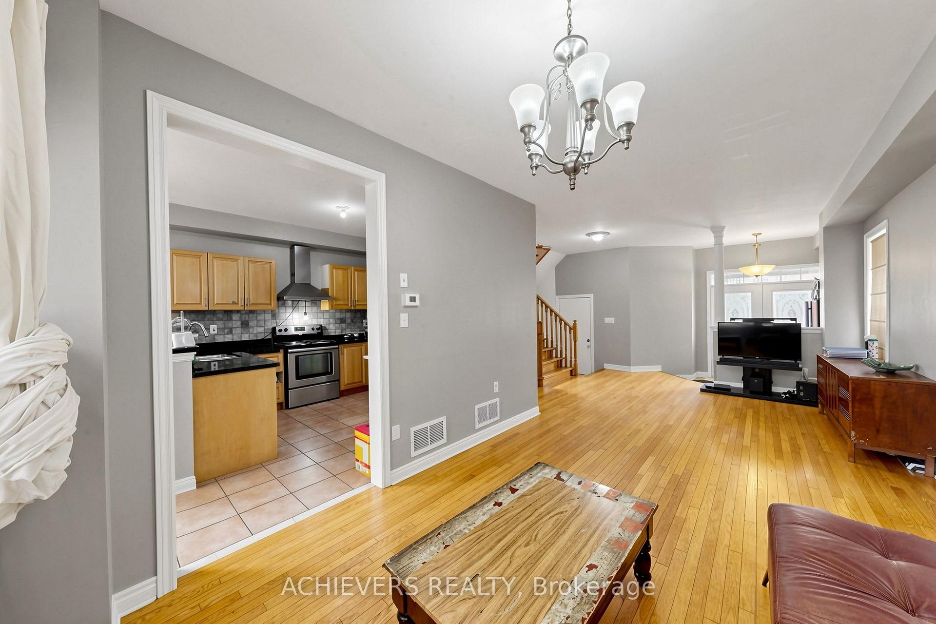 Photo 7 of 517 Navigator Drive, Mississauga, Meadowvale Village — HOMEH