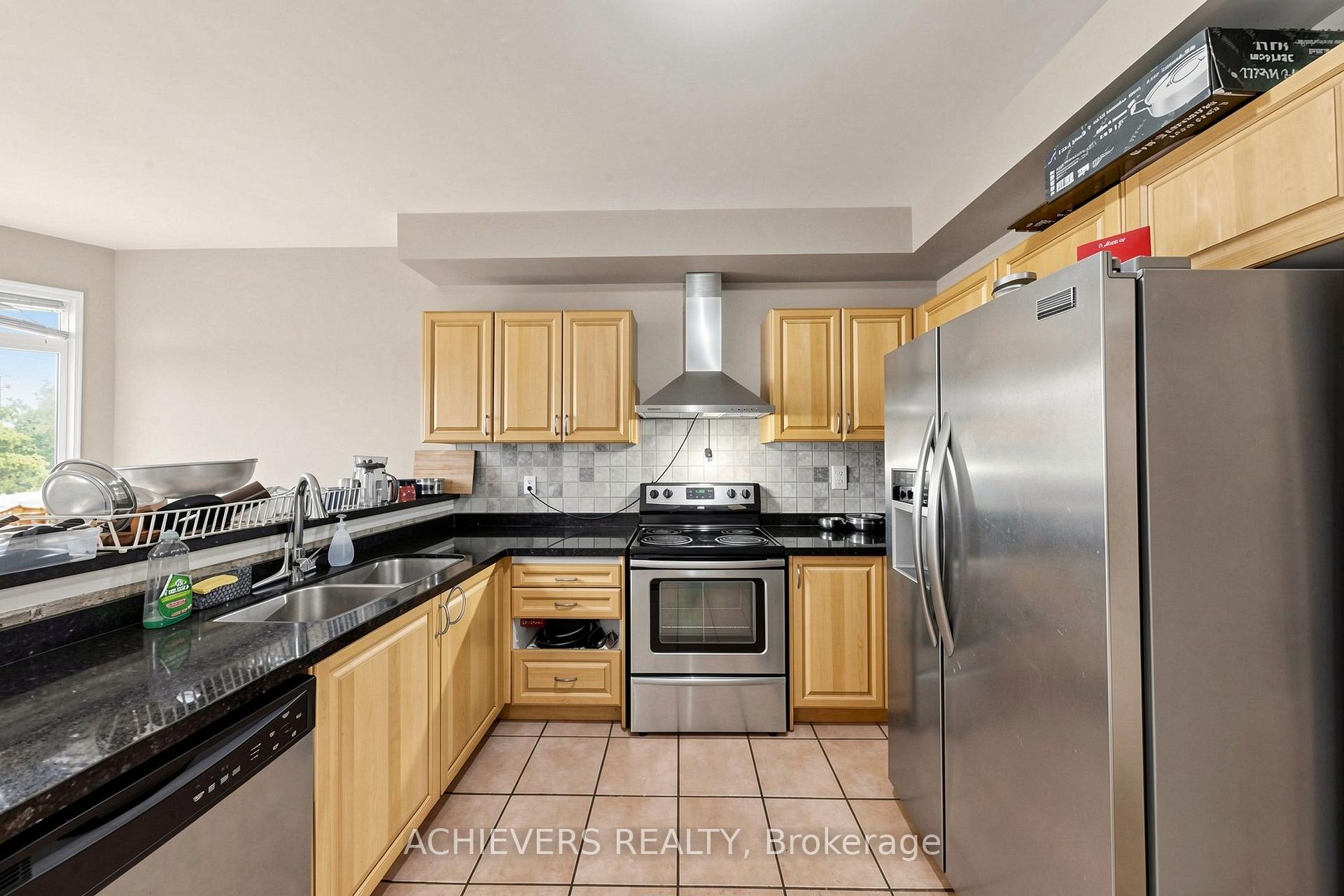 Photo 8 of 517 Navigator Drive, Mississauga, Meadowvale Village — HOMEH