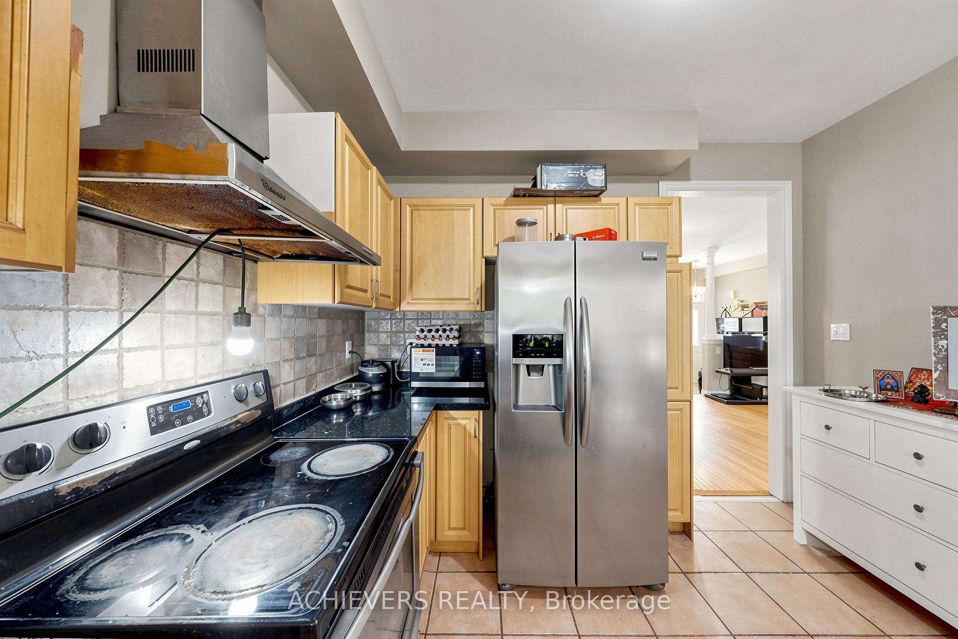 Photo 11 of 517 Navigator Drive, Mississauga, Meadowvale Village — HOMEH