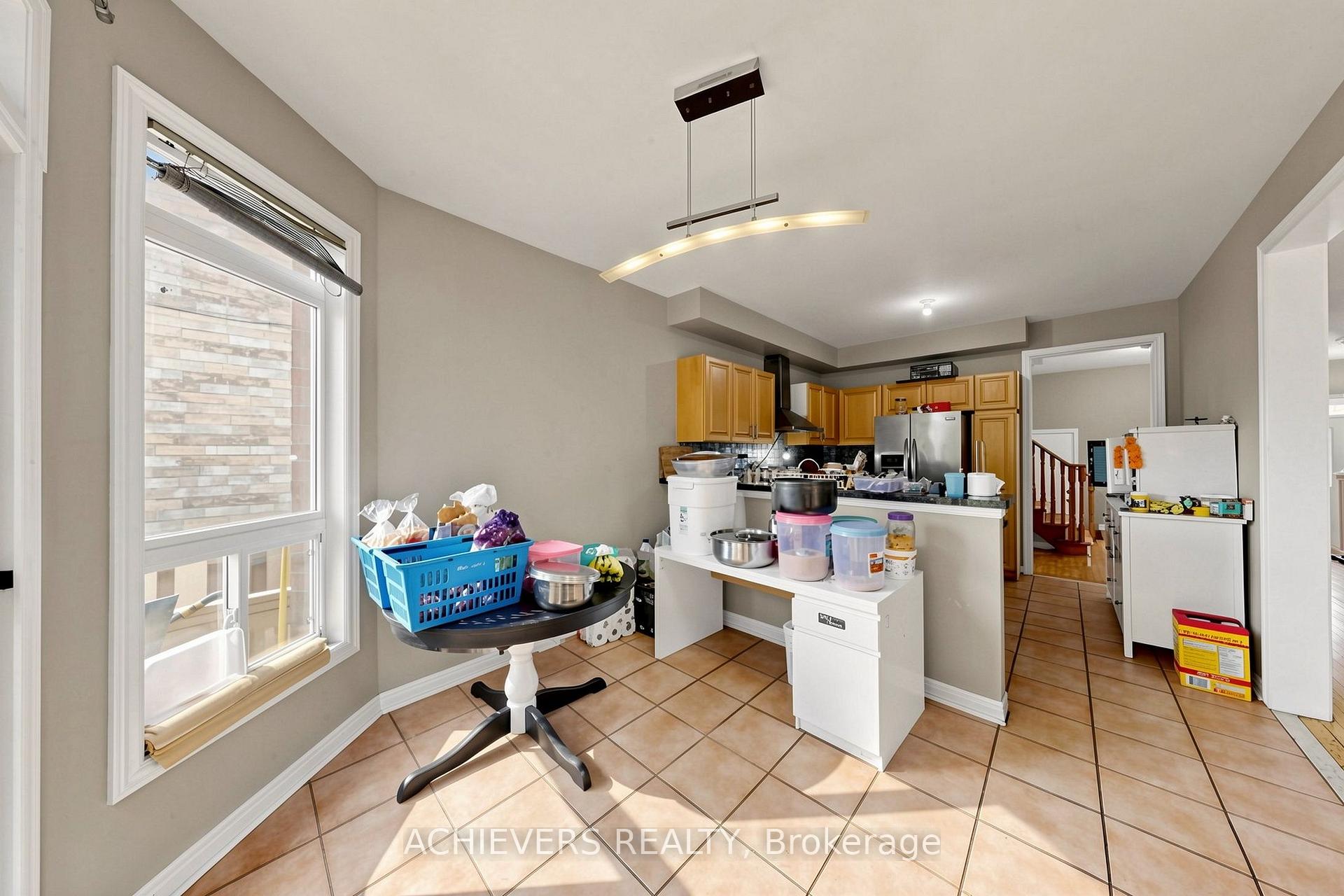 Photo 15 of 517 Navigator Drive, Mississauga, Meadowvale Village — HOMEH