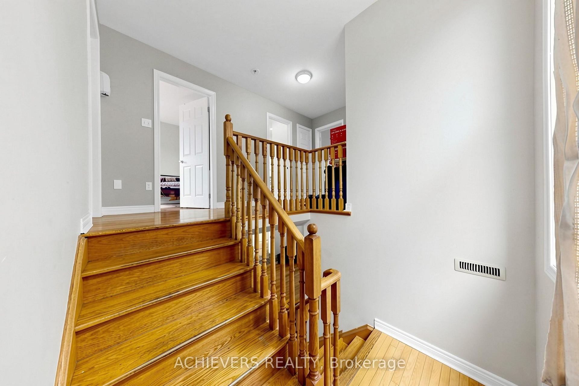Photo 21 of 517 Navigator Drive, Mississauga, Meadowvale Village — HOMEH