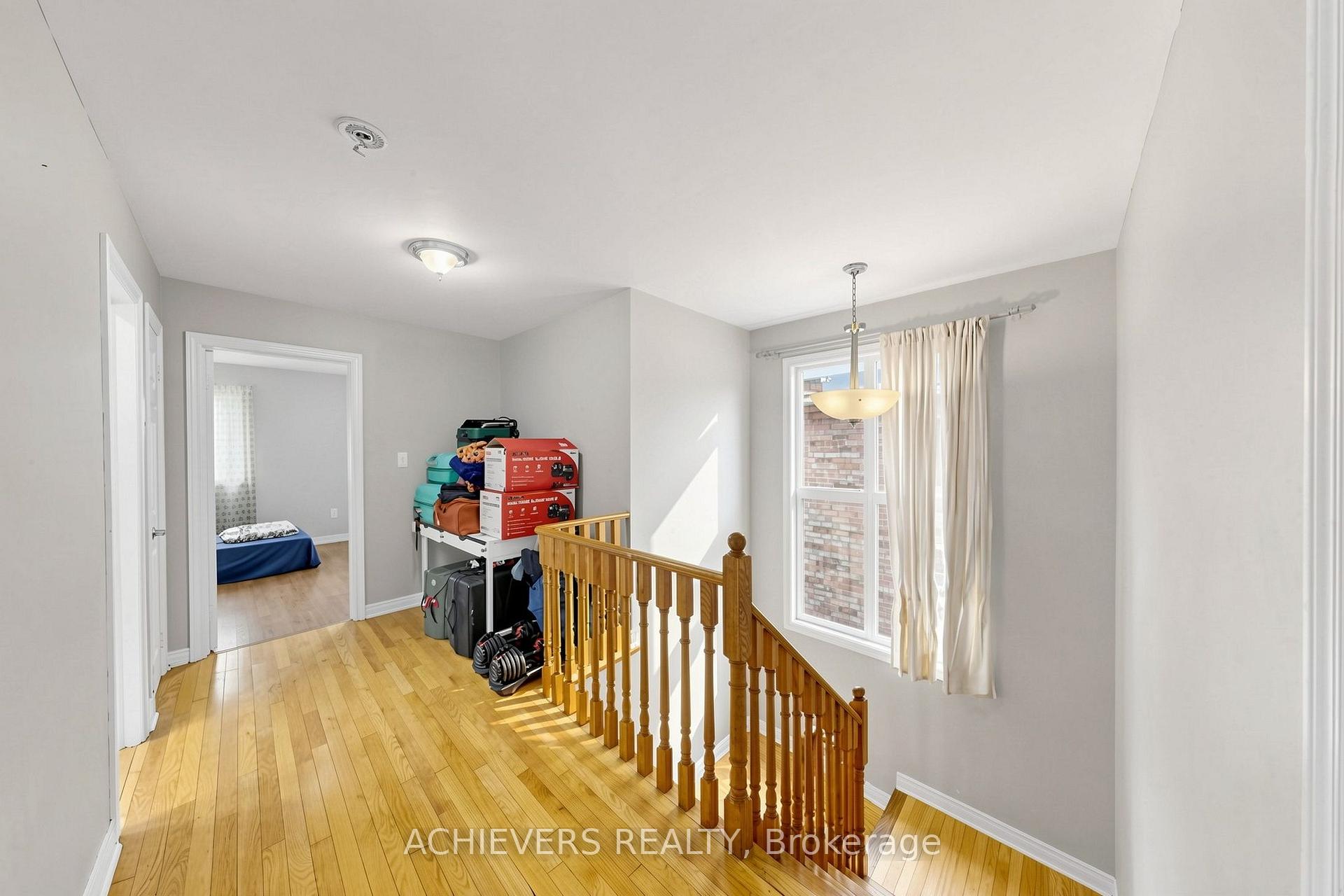 Photo 22 of 517 Navigator Drive, Mississauga, Meadowvale Village — HOMEH