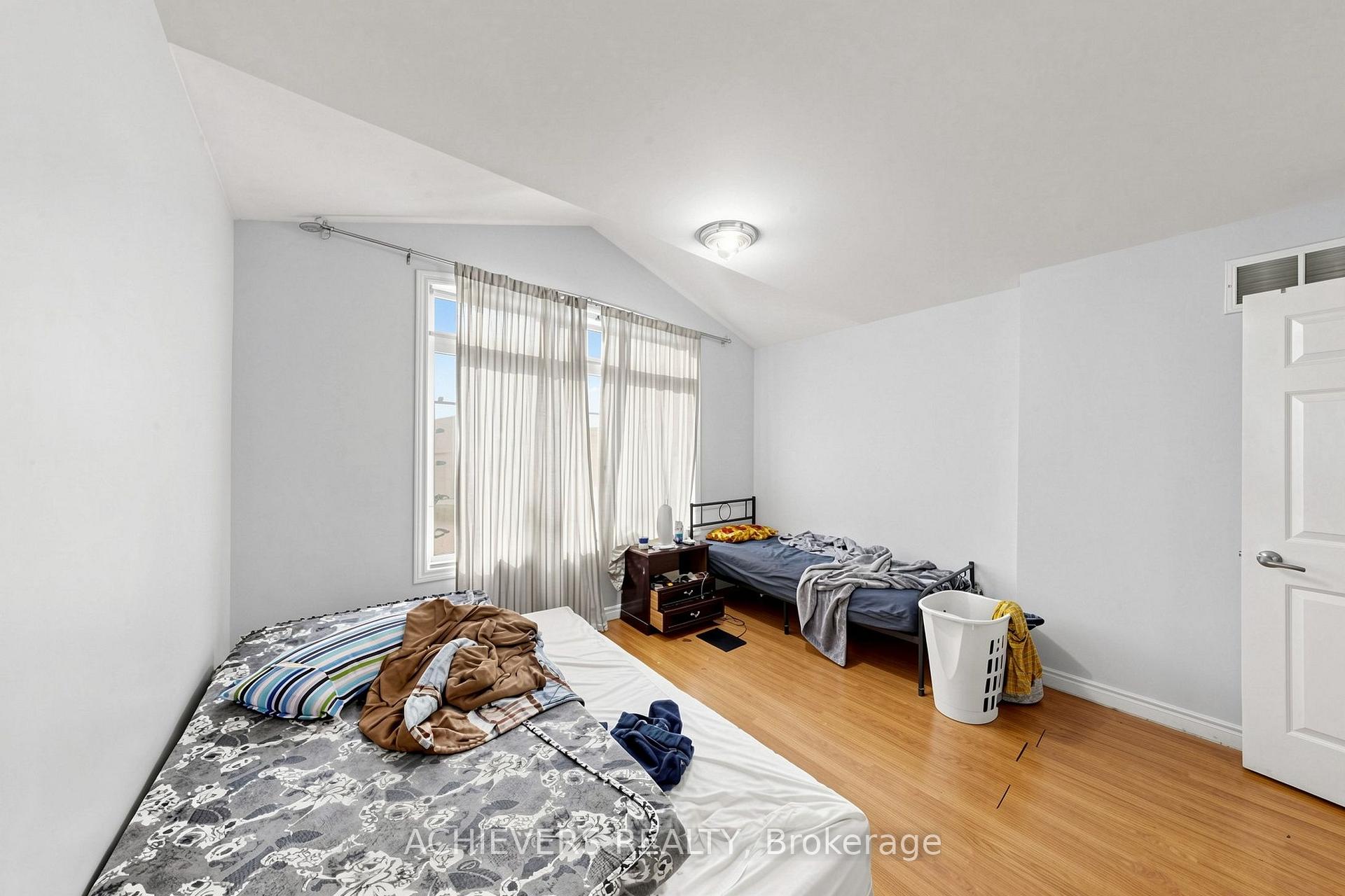 Photo 31 of 517 Navigator Drive, Mississauga, Meadowvale Village — HOMEH
