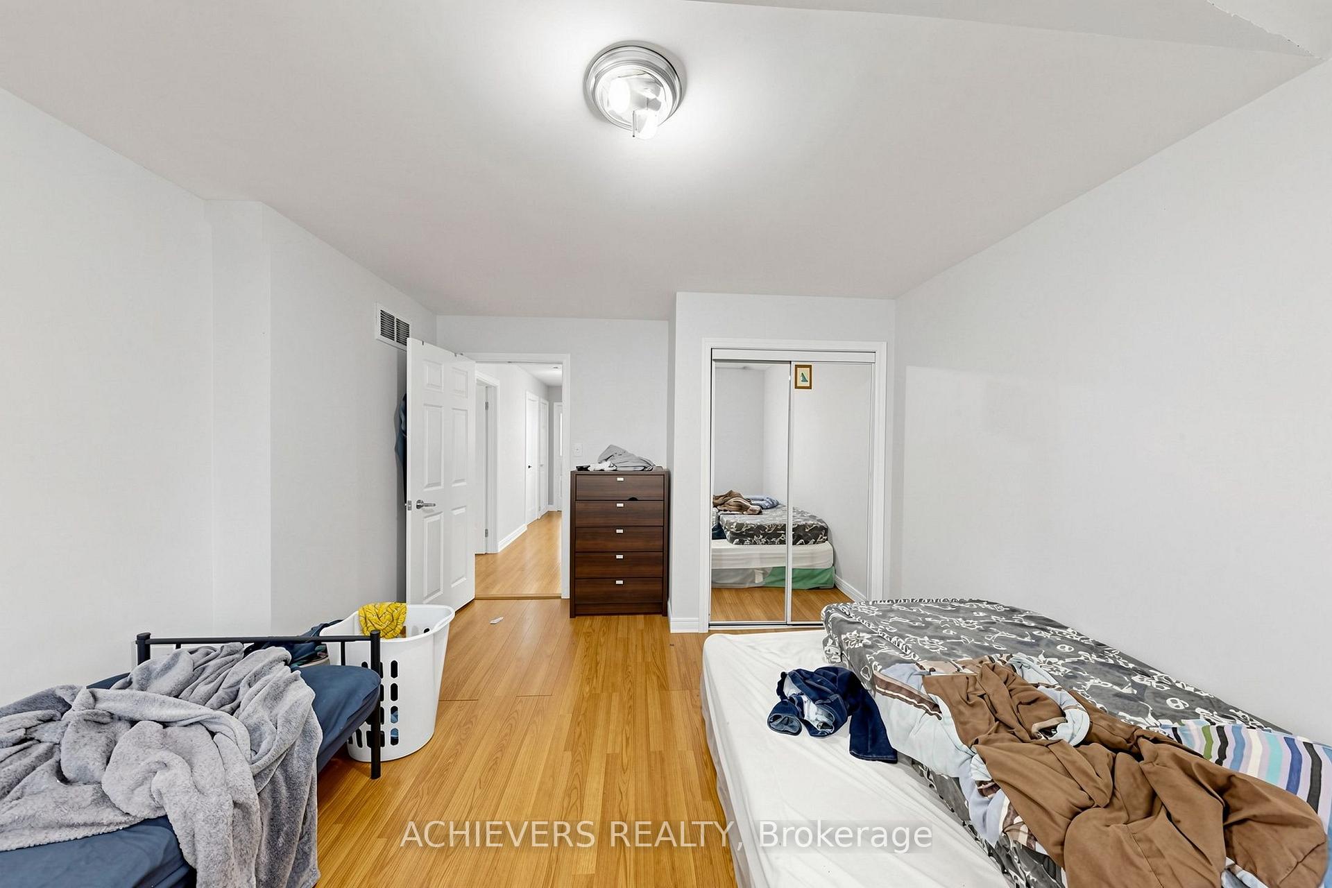 Photo 32 of 517 Navigator Drive, Mississauga, Meadowvale Village — HOMEH