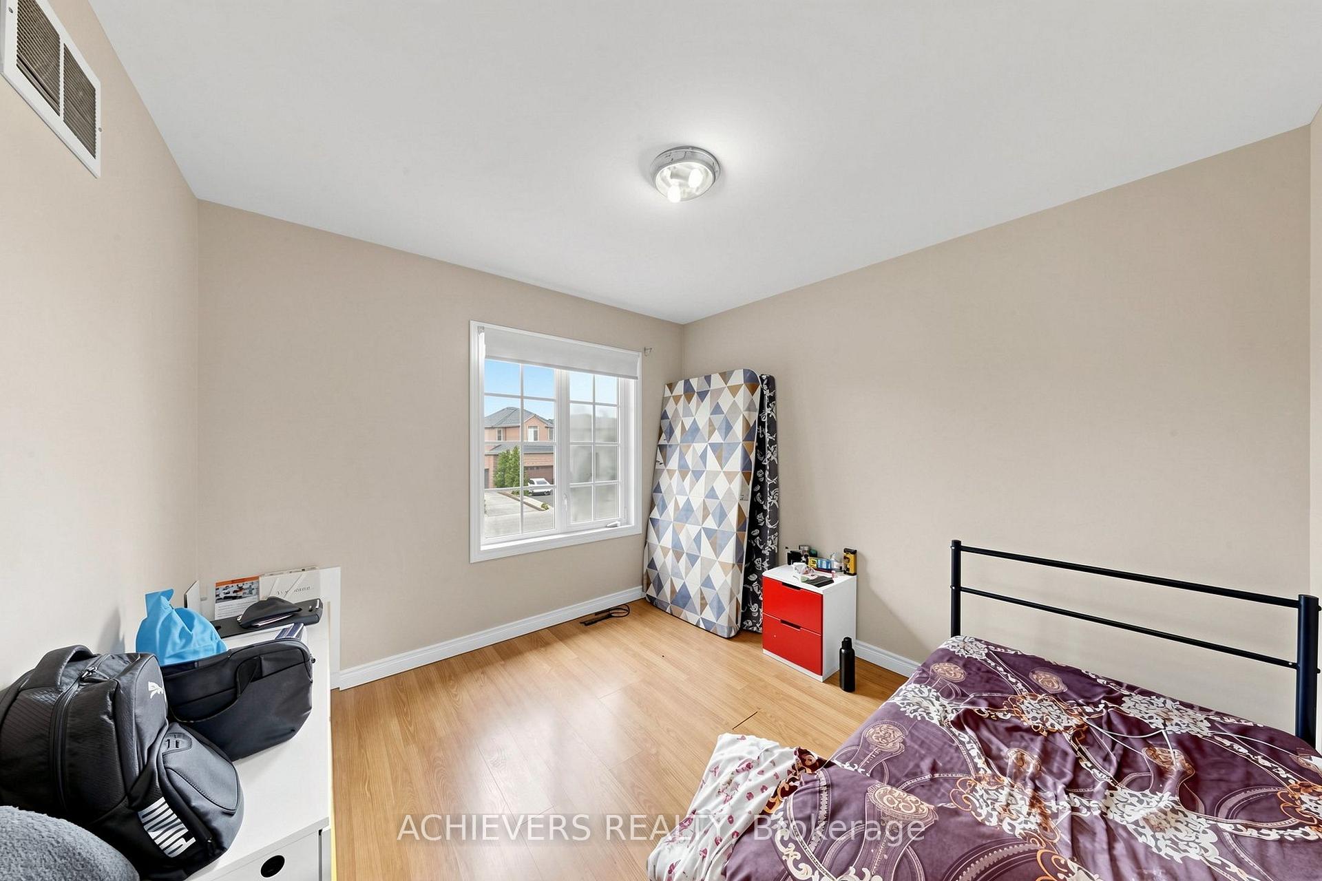 Photo 33 of 517 Navigator Drive, Mississauga, Meadowvale Village — HOMEH