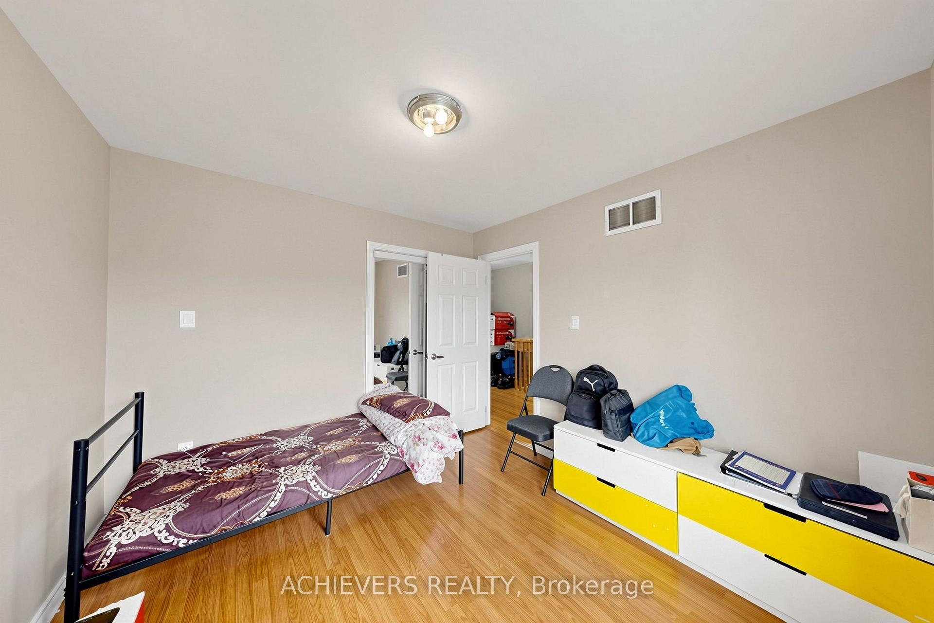 Photo 35 of 517 Navigator Drive, Mississauga, Meadowvale Village — HOMEH