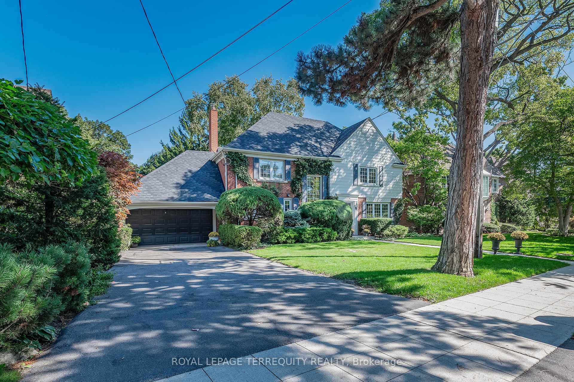 Photo 2 of 223 Riverside Drive, Toronto, High Park-Swansea — HOMEH