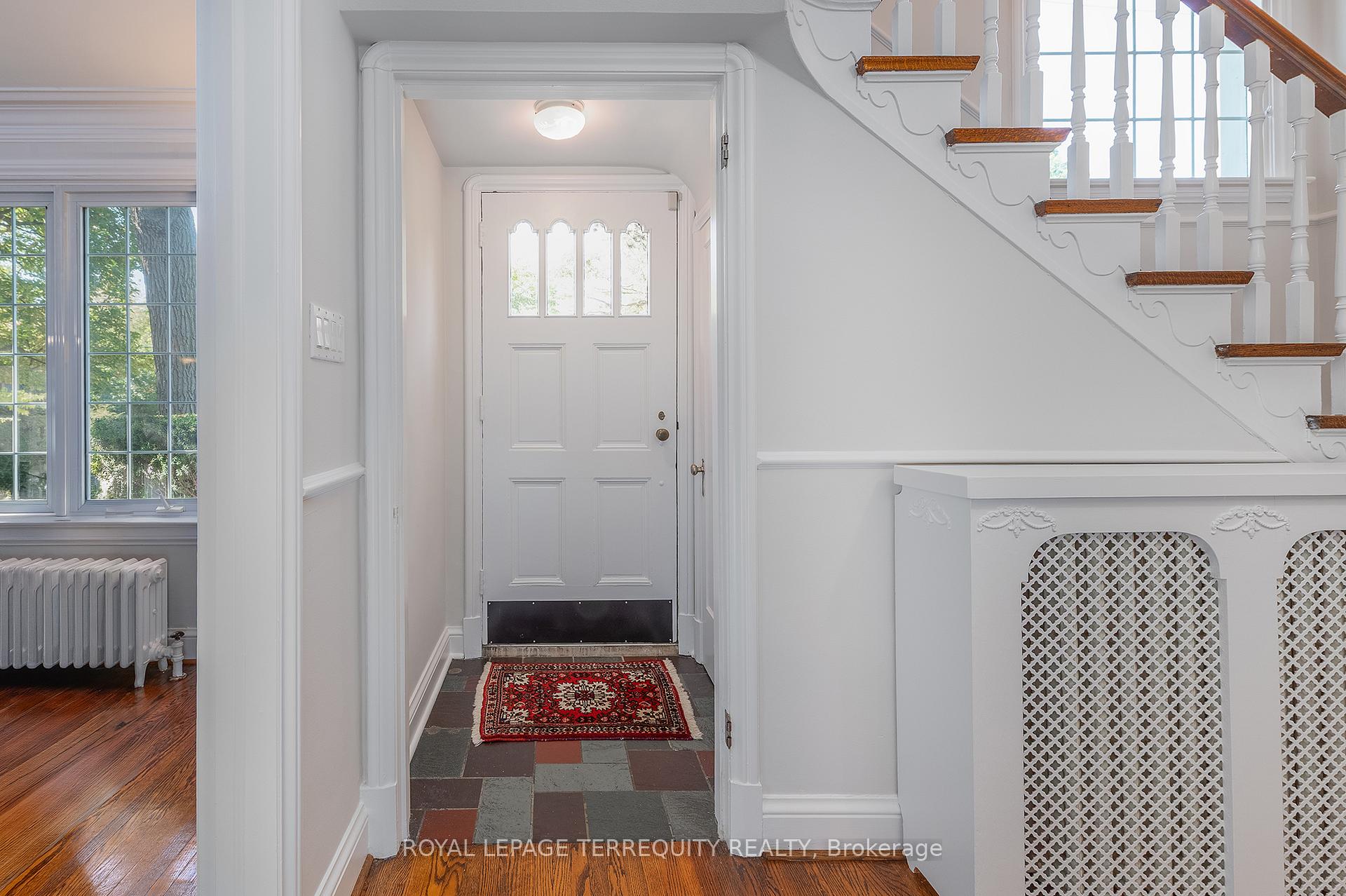 Photo 4 of 223 Riverside Drive, Toronto, High Park-Swansea — HOMEH