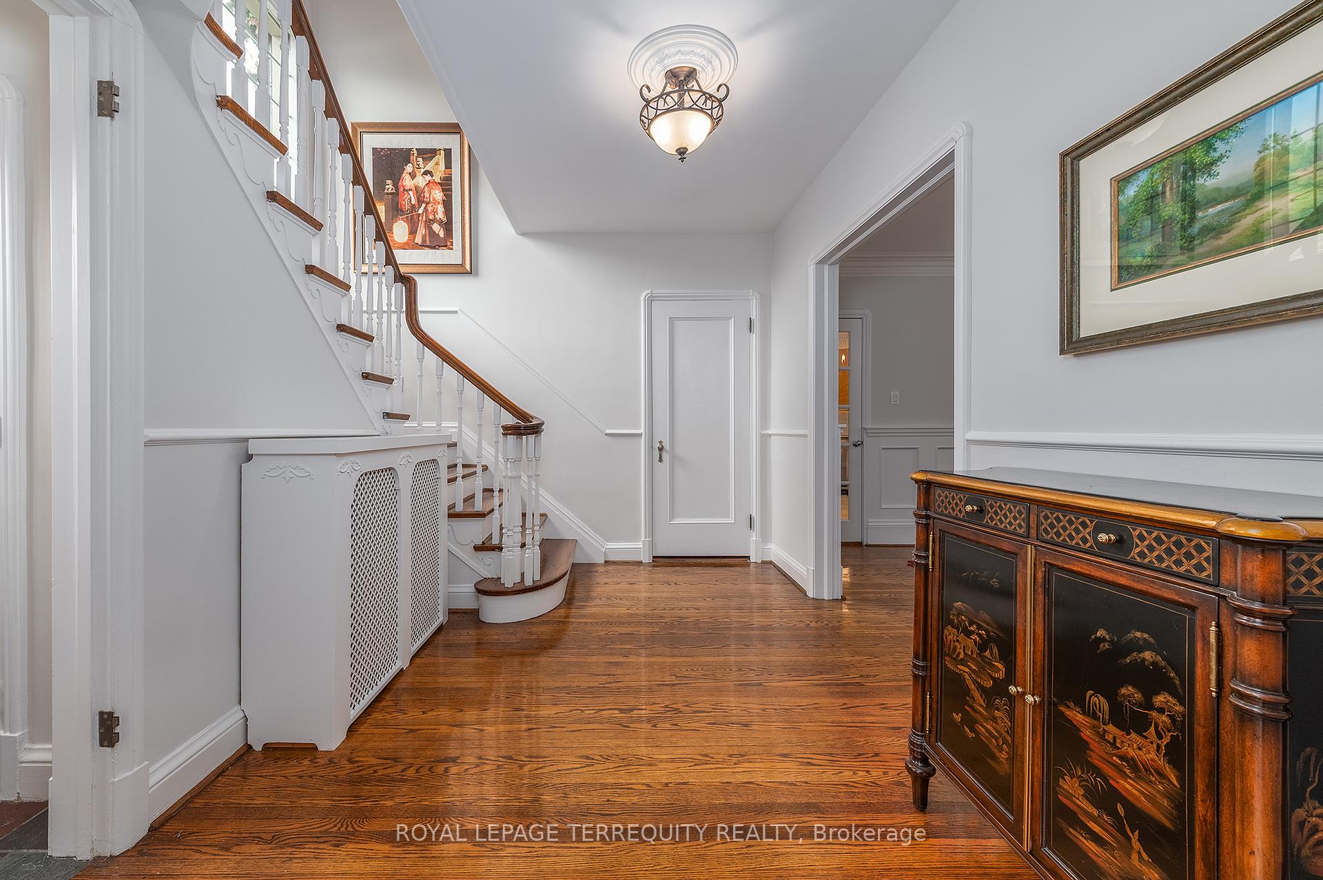 Photo 5 of 223 Riverside Drive, Toronto, High Park-Swansea — HOMEH