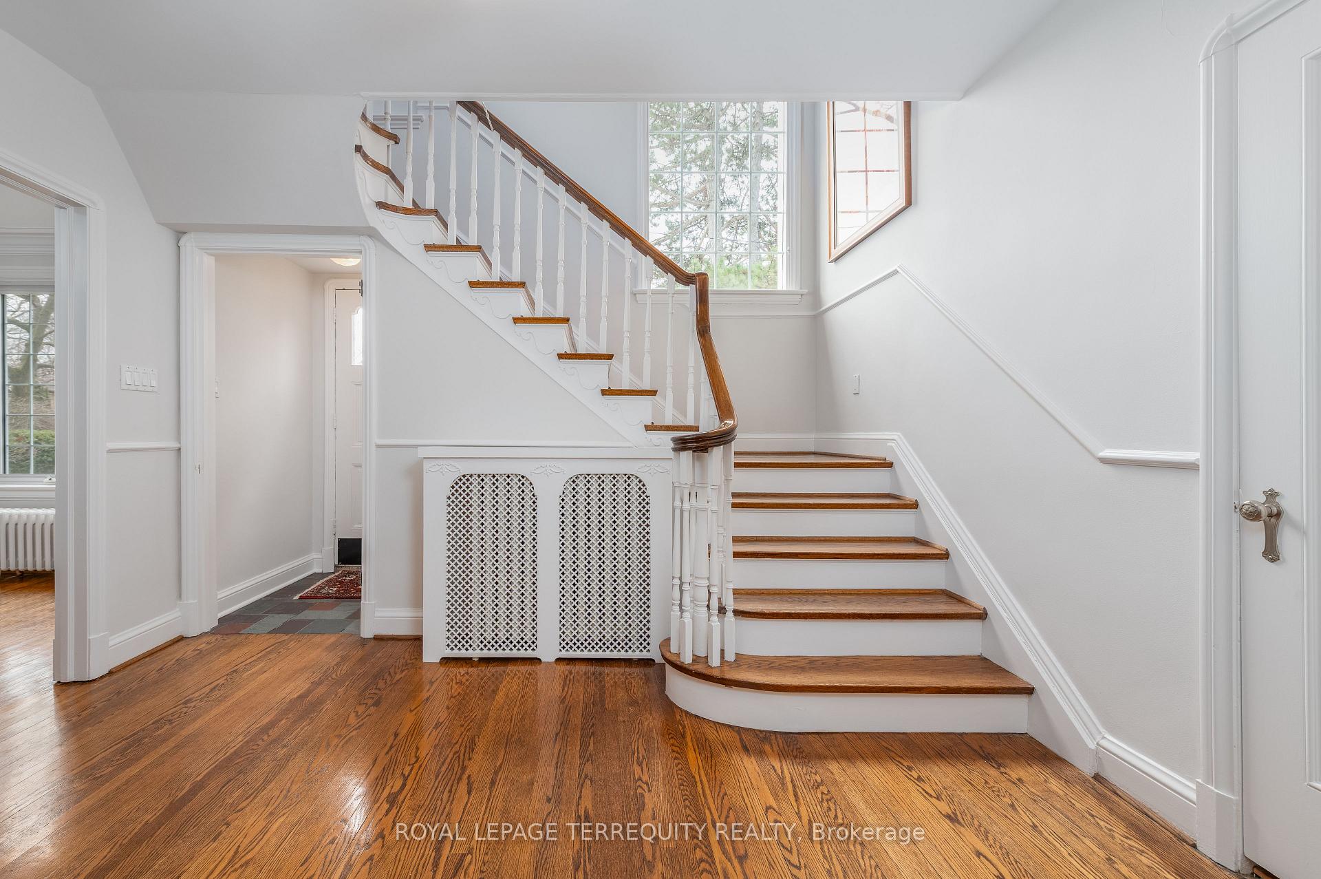 Photo 6 of 223 Riverside Drive, Toronto, High Park-Swansea — HOMEH