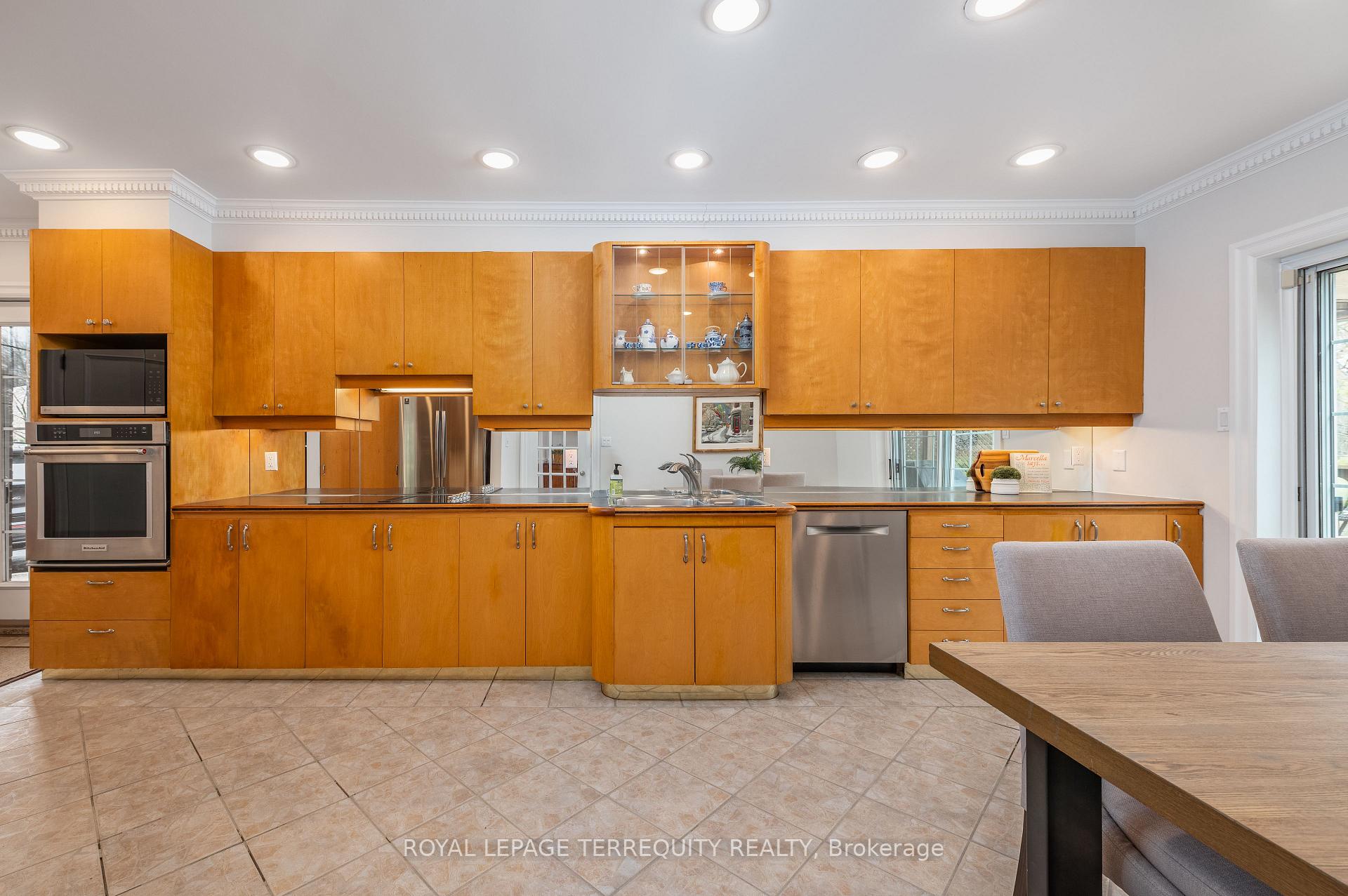 Photo 15 of 223 Riverside Drive, Toronto, High Park-Swansea — HOMEH