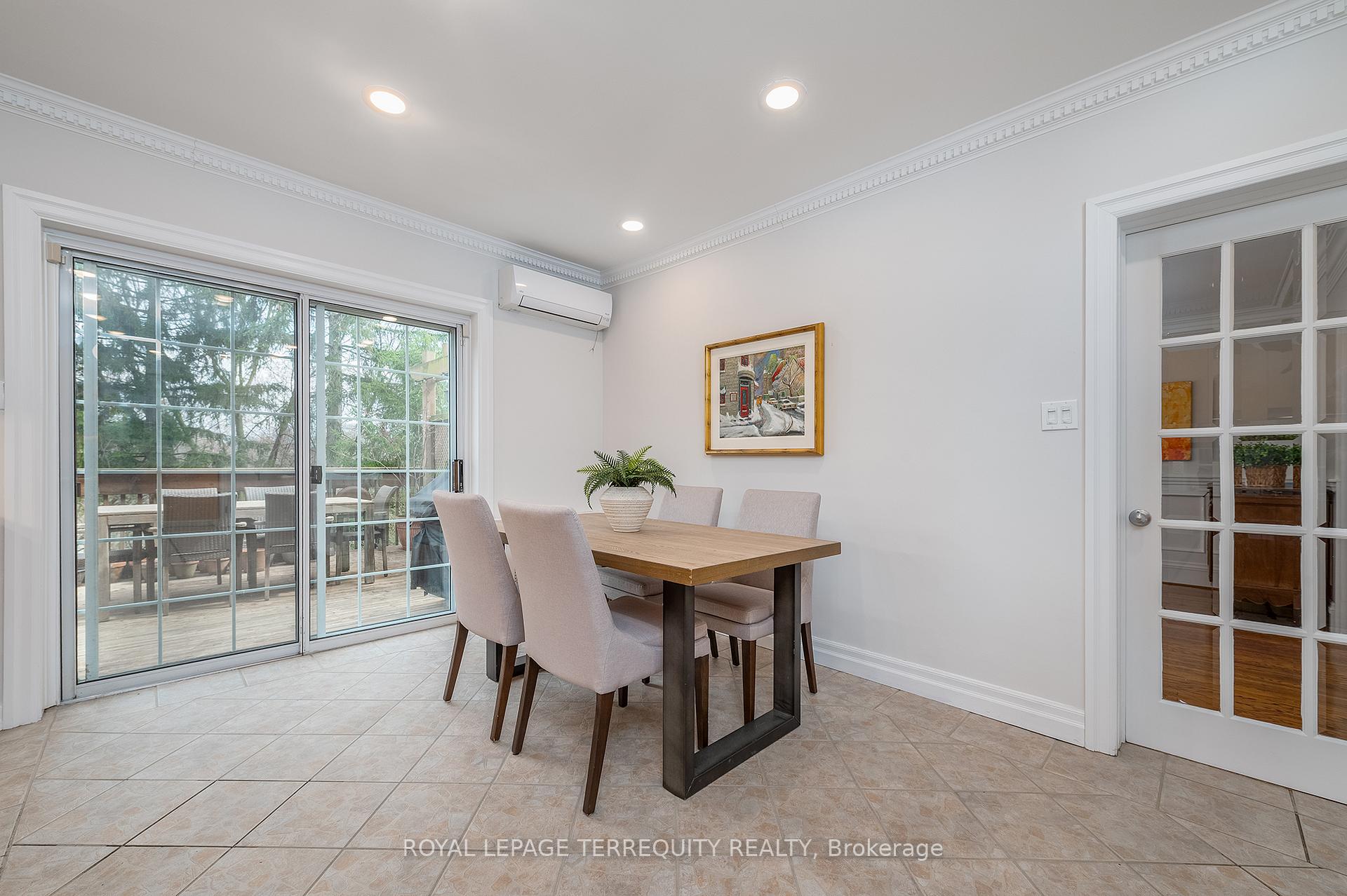 Photo 18 of 223 Riverside Drive, Toronto, High Park-Swansea — HOMEH