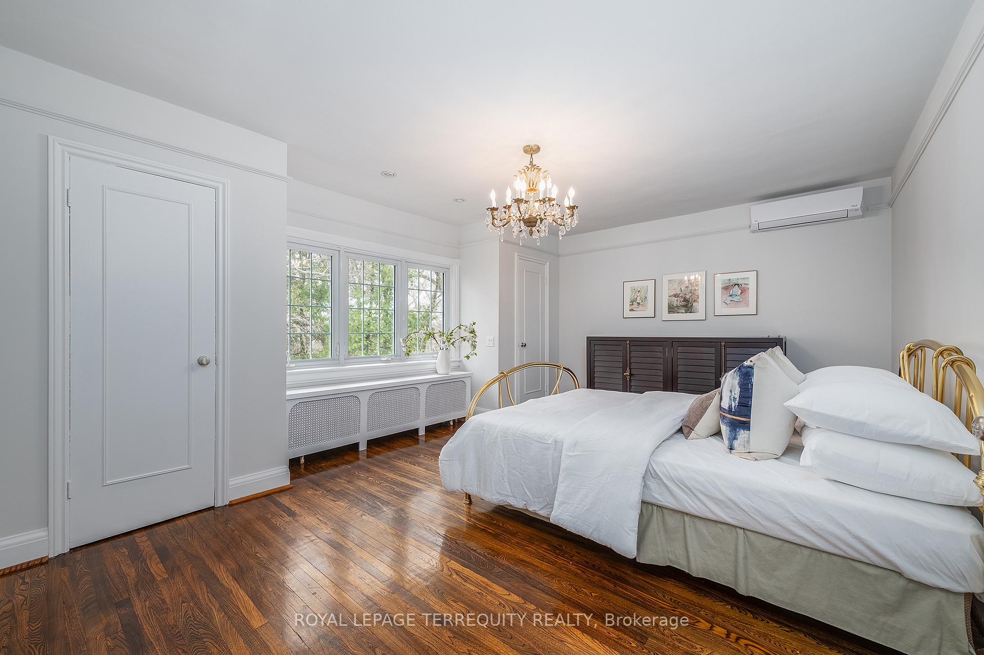 Photo 21 of 223 Riverside Drive, Toronto, High Park-Swansea — HOMEH
