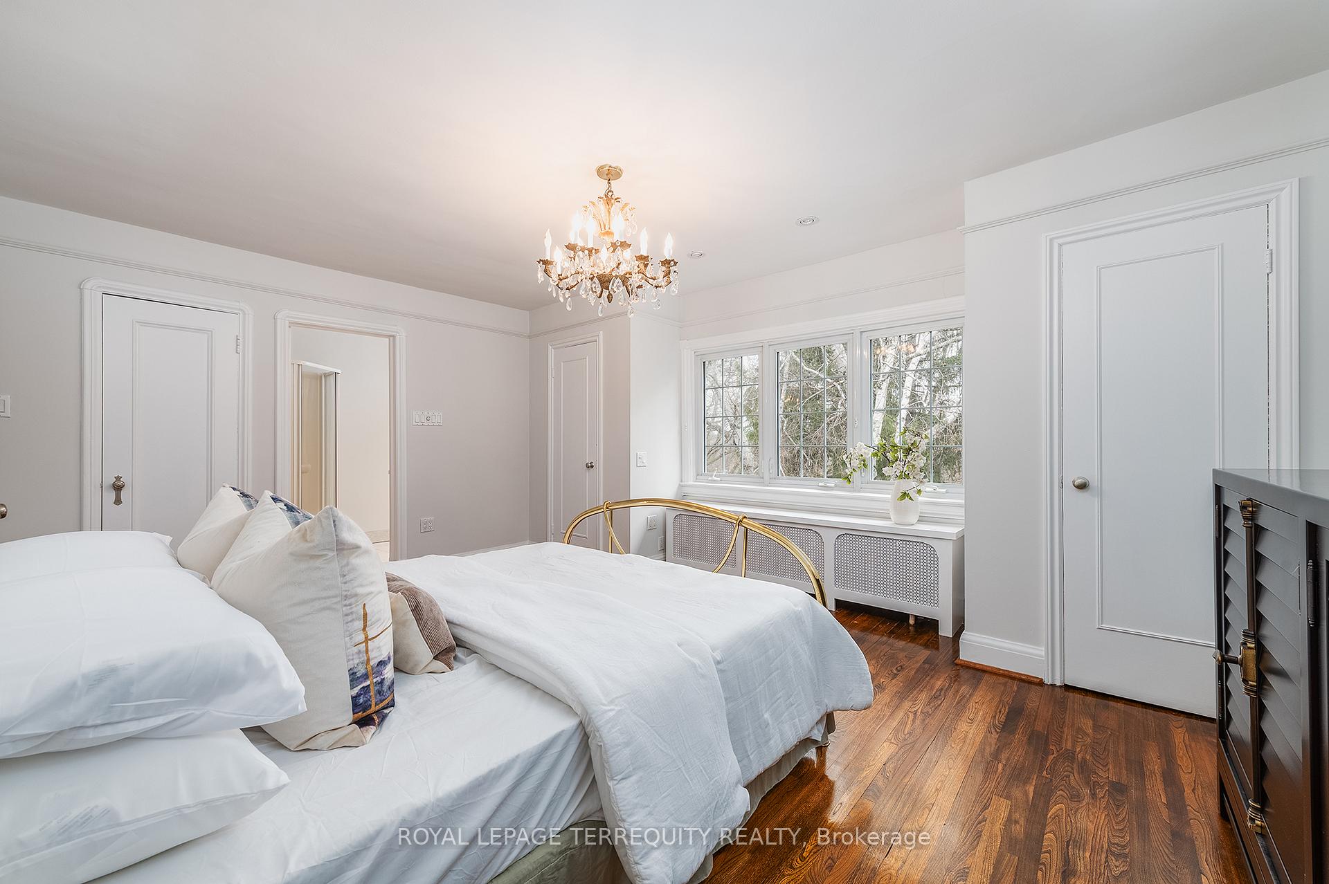 Photo 22 of 223 Riverside Drive, Toronto, High Park-Swansea — HOMEH