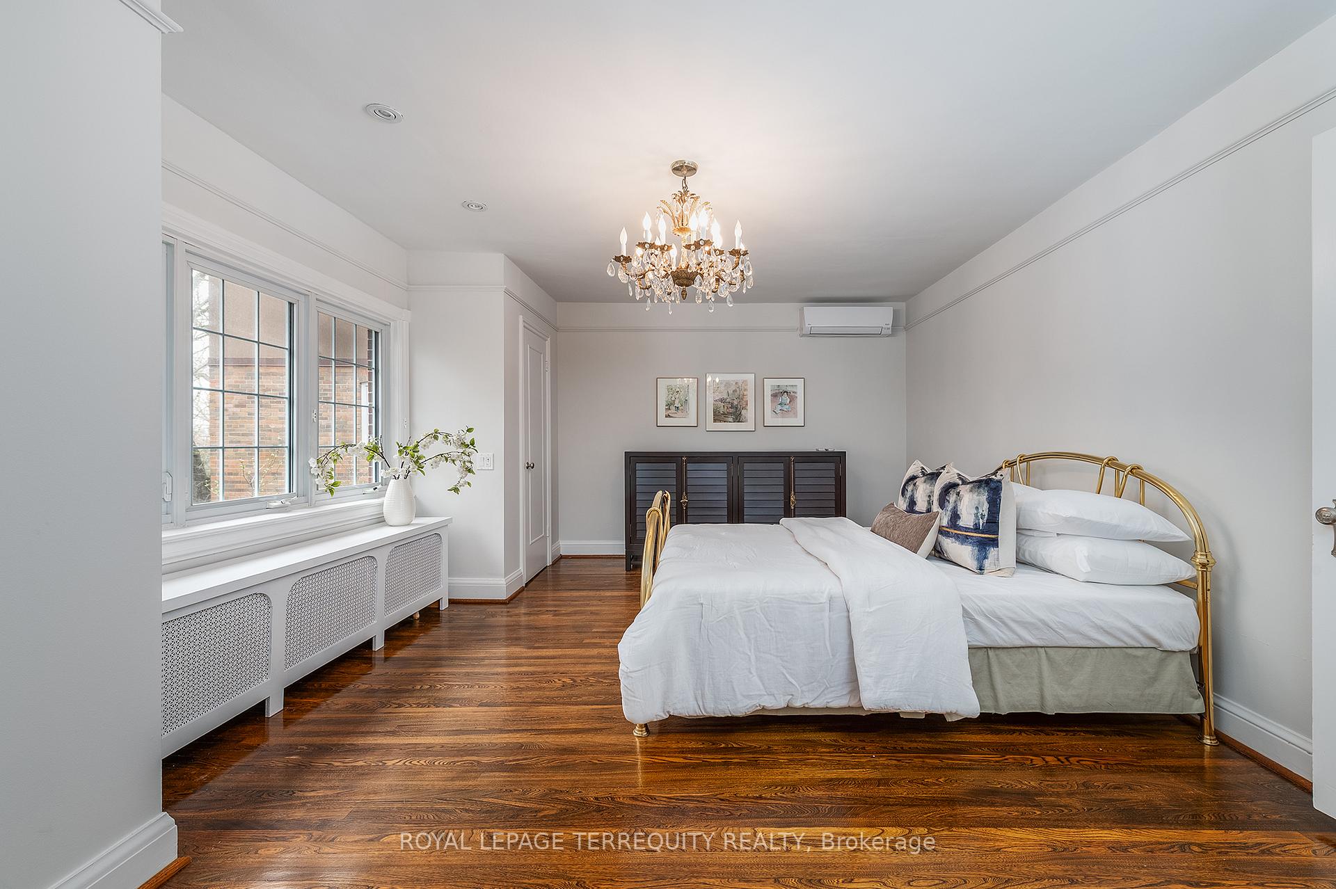 Photo 23 of 223 Riverside Drive, Toronto, High Park-Swansea — HOMEH
