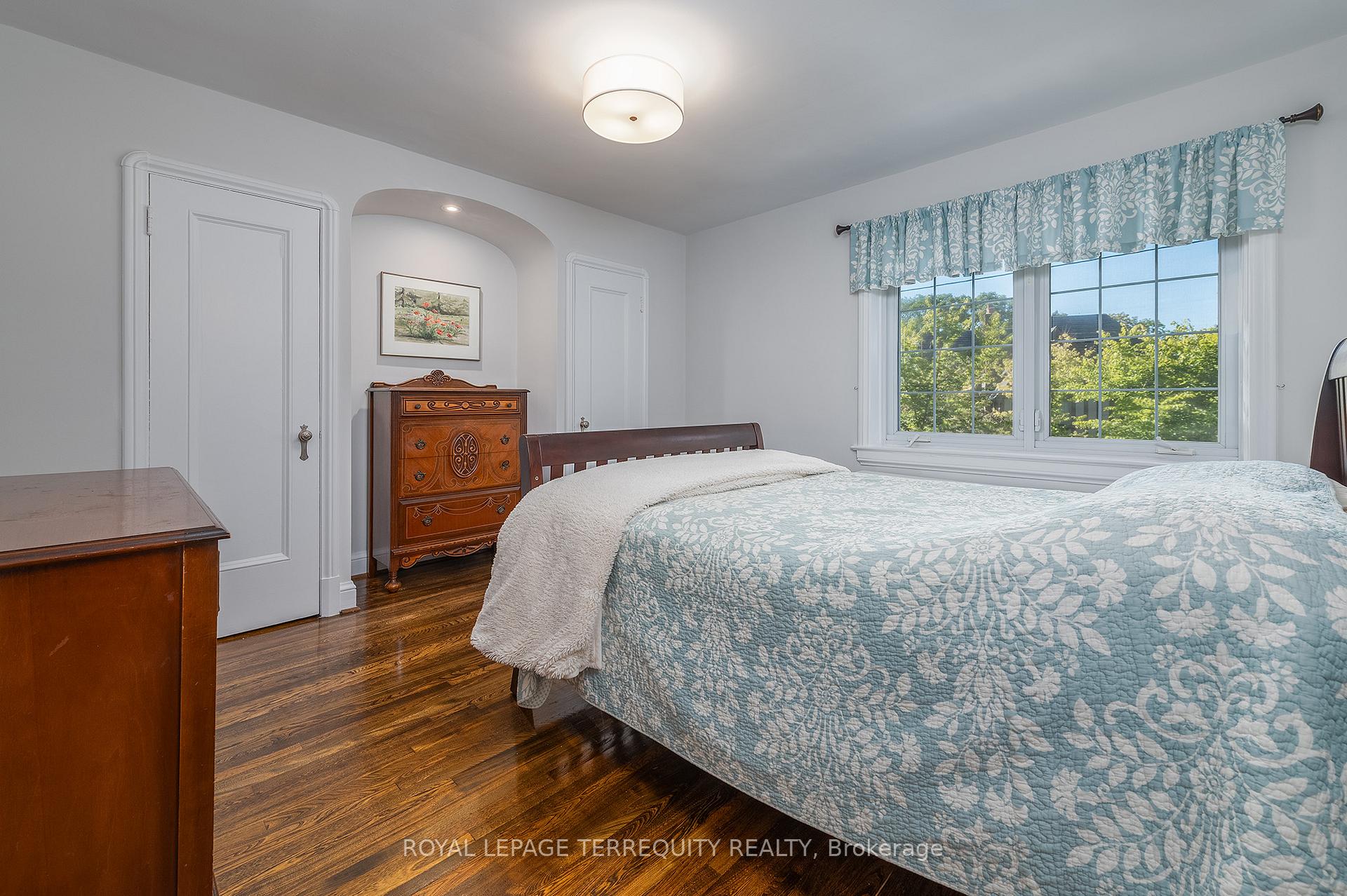 Photo 26 of 223 Riverside Drive, Toronto, High Park-Swansea — HOMEH