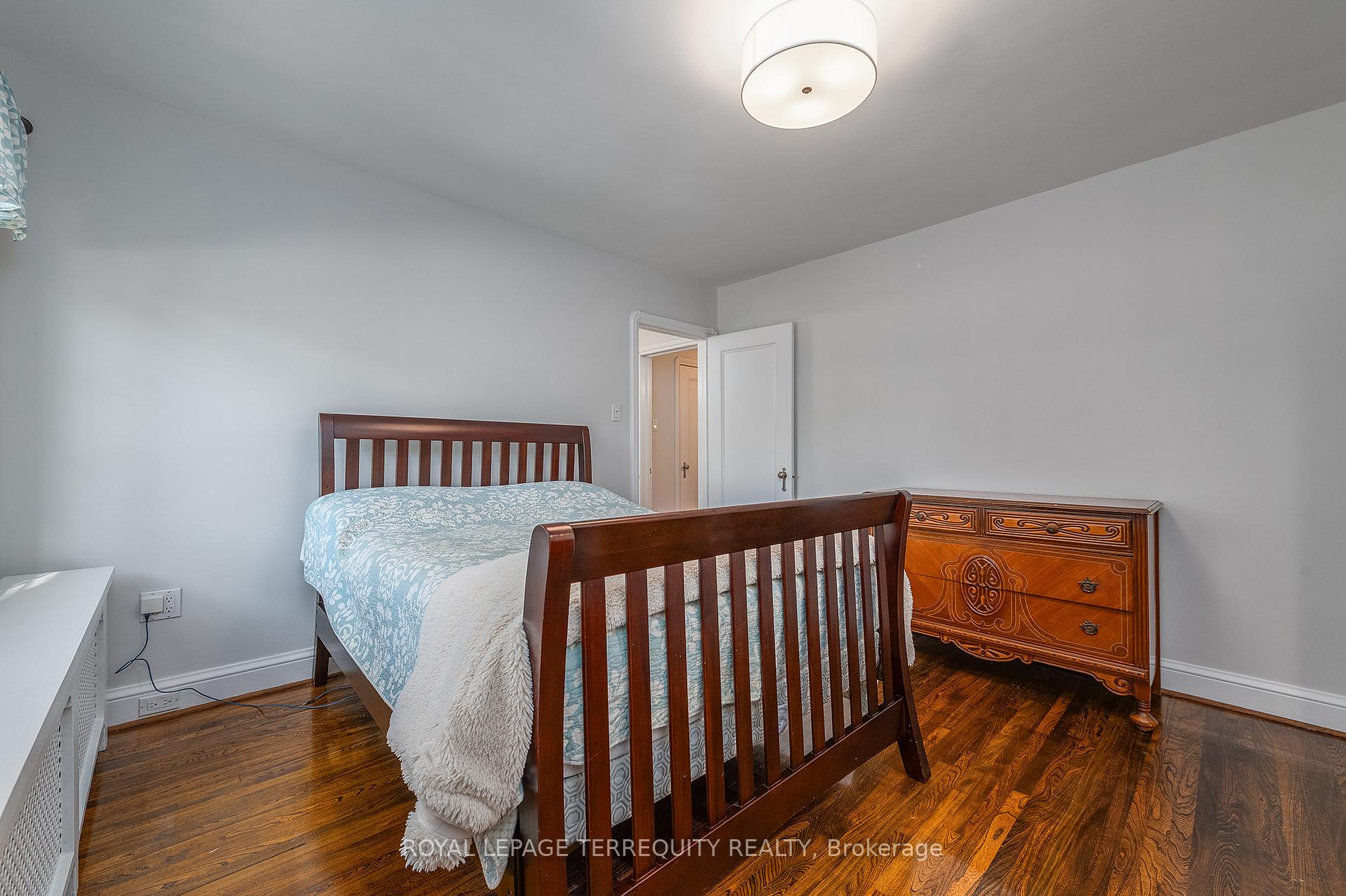 Photo 27 of 223 Riverside Drive, Toronto, High Park-Swansea — HOMEH