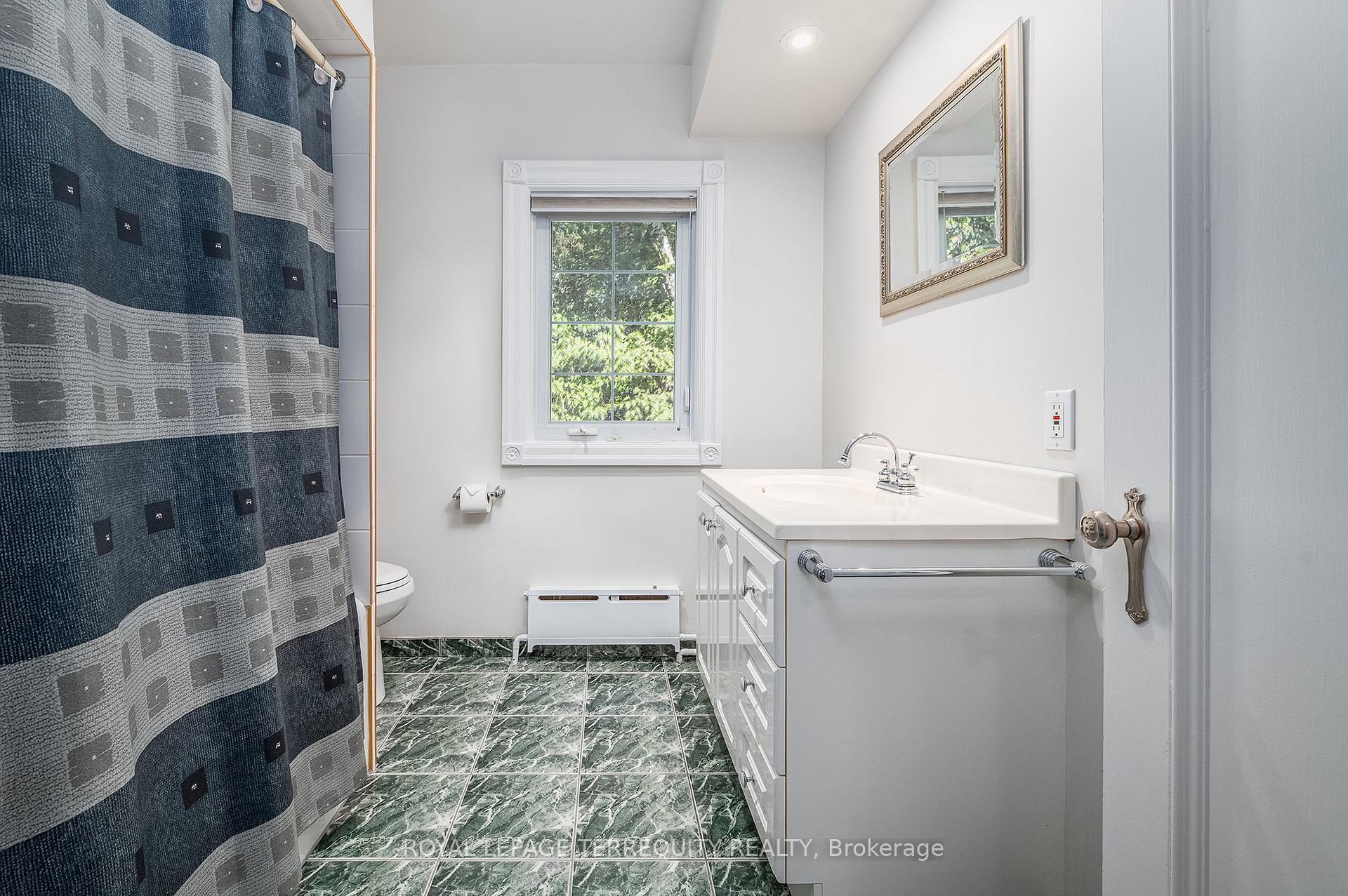 Photo 31 of 223 Riverside Drive, Toronto, High Park-Swansea — HOMEH