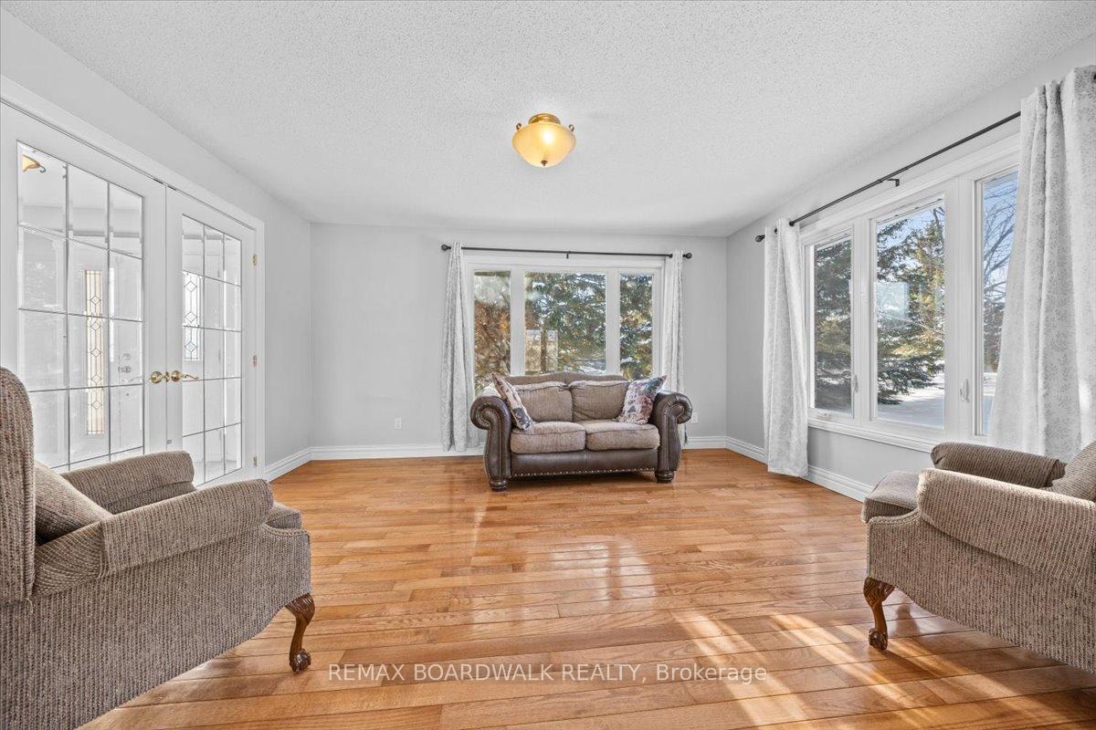 Photo 5 of 7089 Bush Drive, Ottawa, Greely — HOMEH