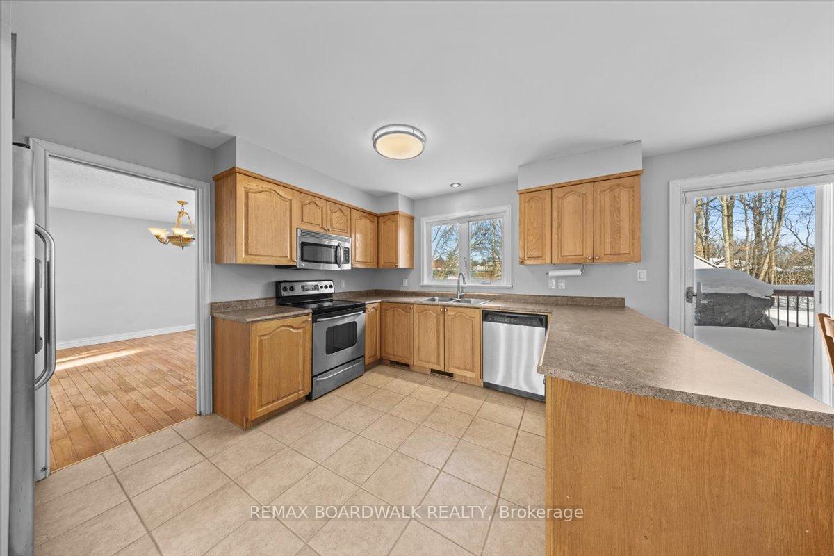 Photo 9 of 7089 Bush Drive, Ottawa, Greely — HOMEH