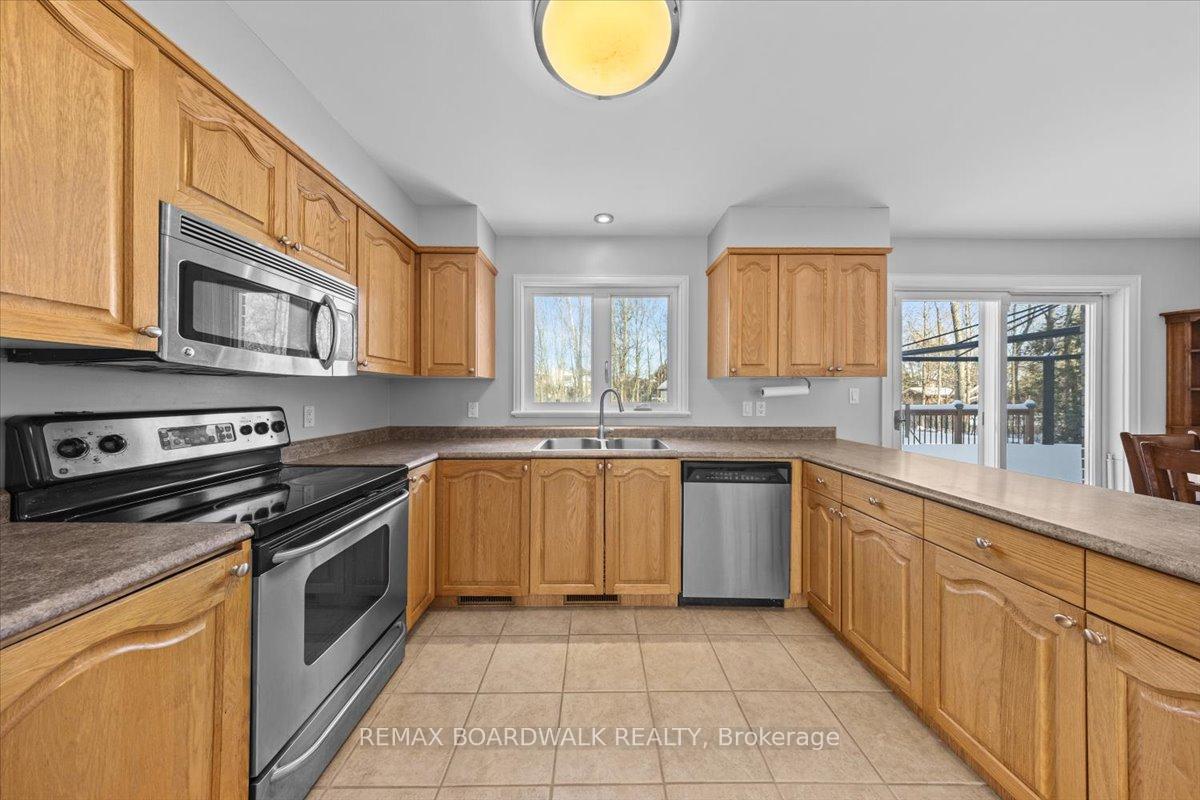 Photo 10 of 7089 Bush Drive, Ottawa, Greely — HOMEH