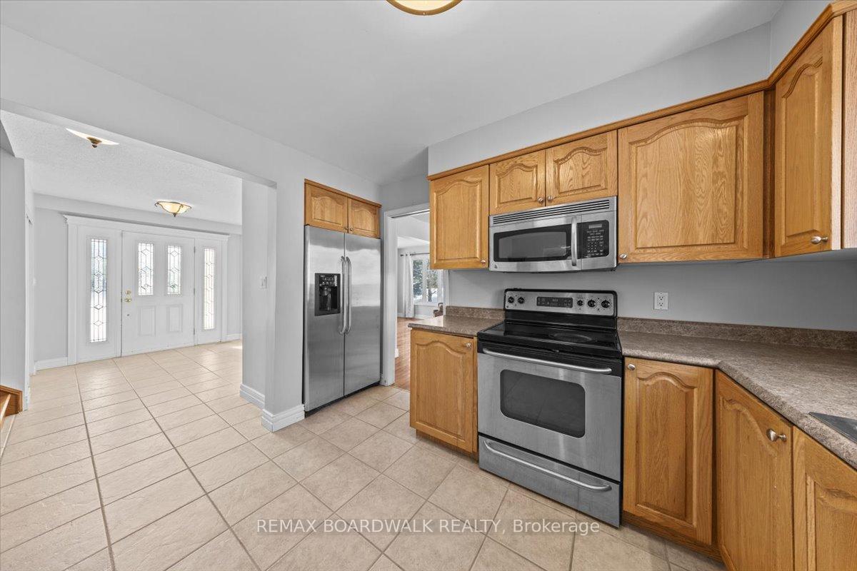 Photo 11 of 7089 Bush Drive, Ottawa, Greely — HOMEH
