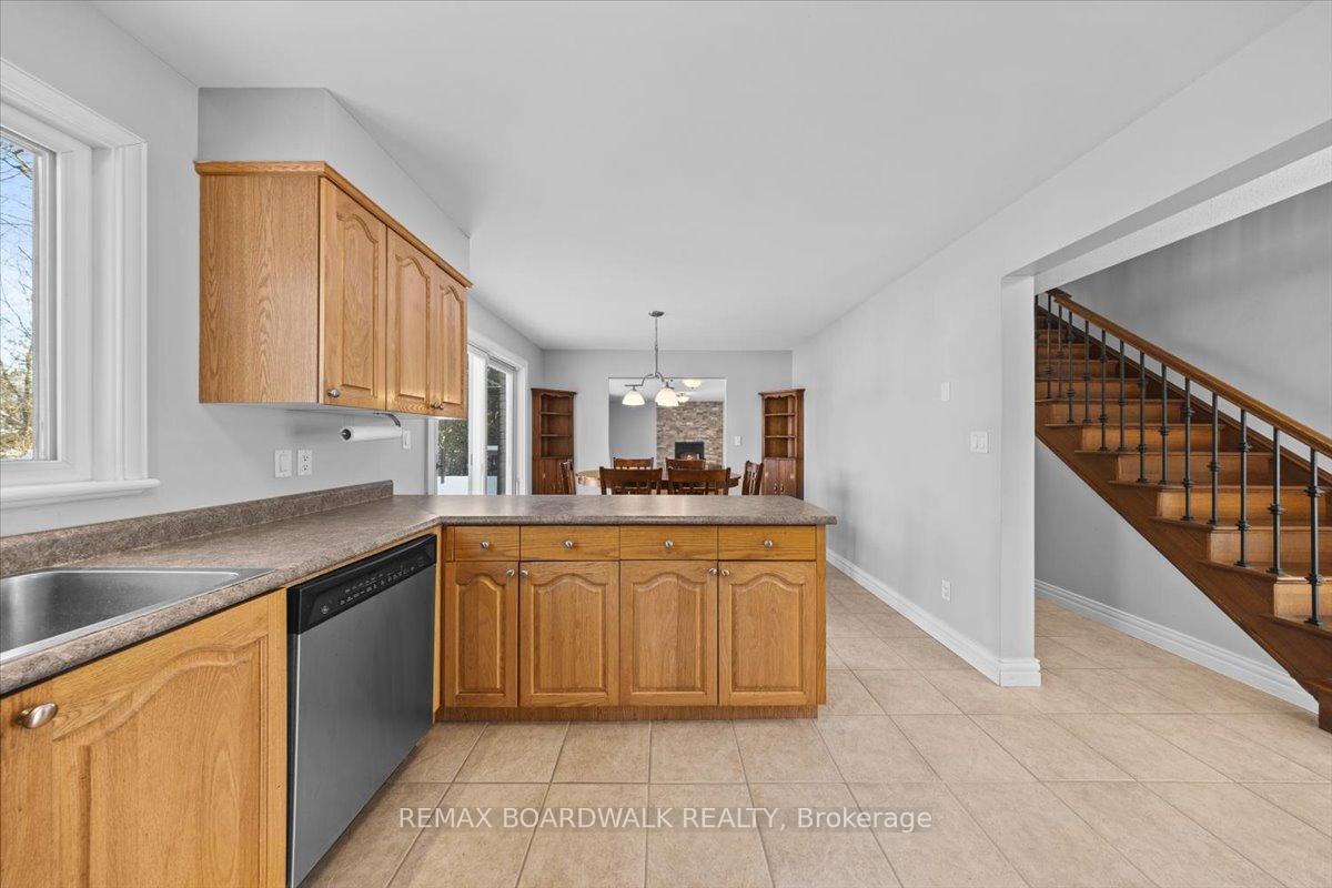 Photo 12 of 7089 Bush Drive, Ottawa, Greely — HOMEH