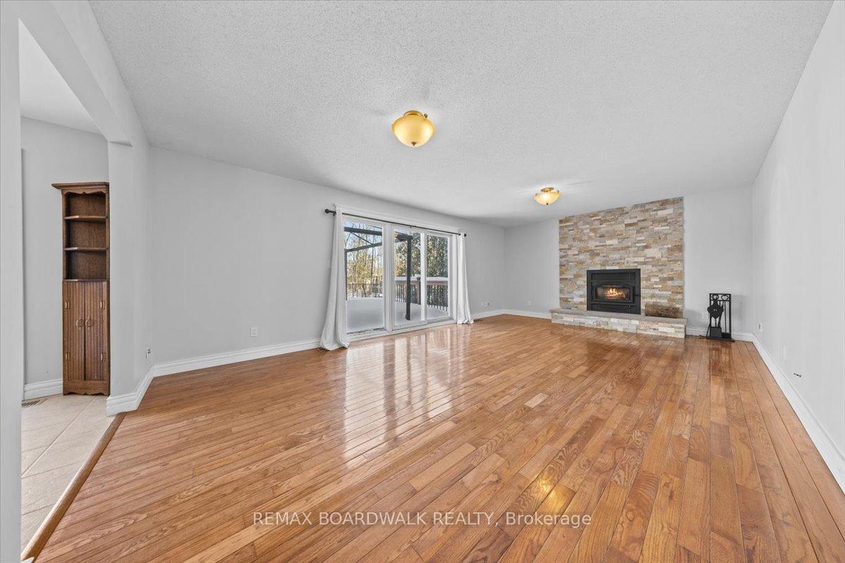 Photo 15 of 7089 Bush Drive, Ottawa, Greely — HOMEH