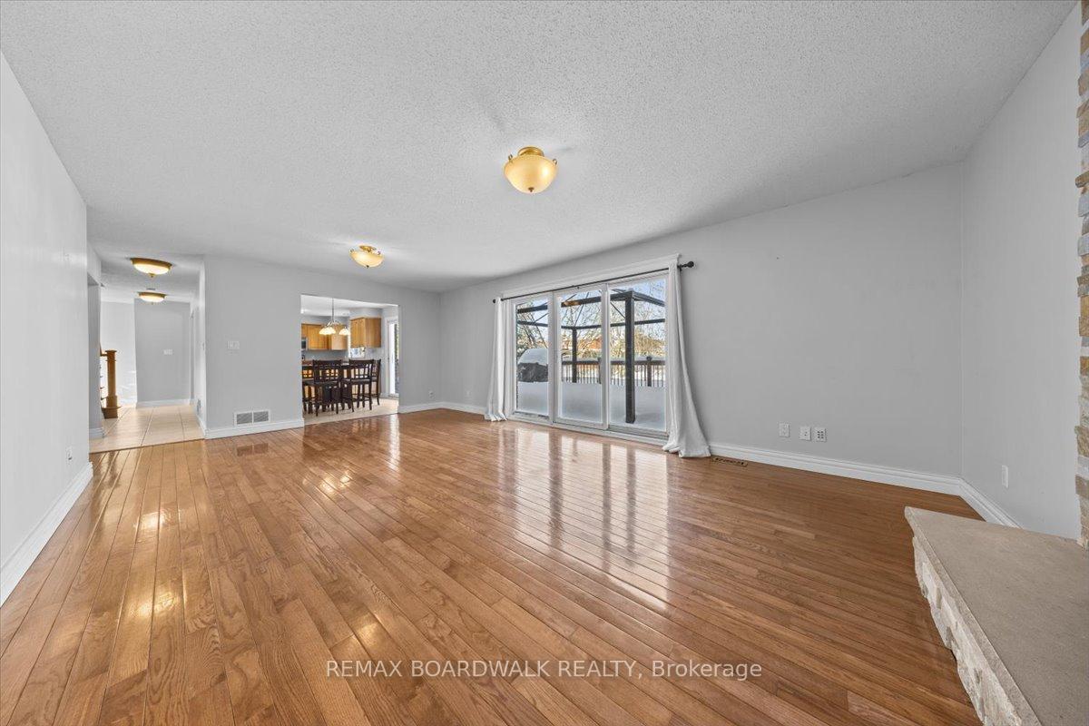 Photo 16 of 7089 Bush Drive, Ottawa, Greely — HOMEH