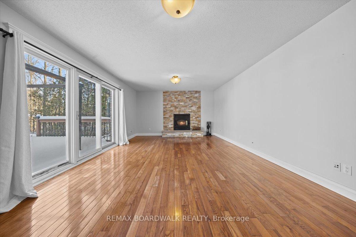 Photo 17 of 7089 Bush Drive, Ottawa, Greely — HOMEH